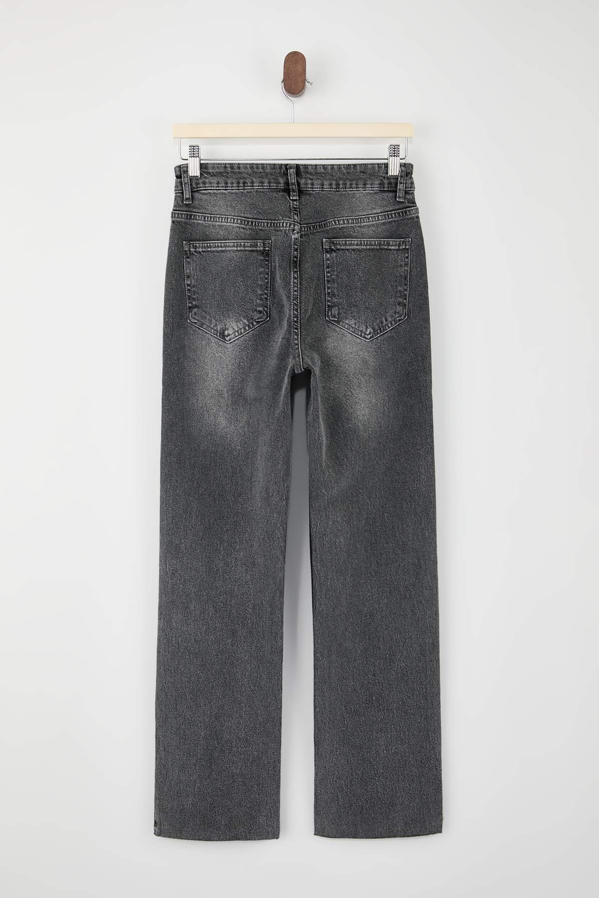 Trendyolmilla  Siyah Kesik Paça Yüksek Bel Az Esnek Straight Düz Kesim Jeans TWOSS26JE00094 - Görsel 6