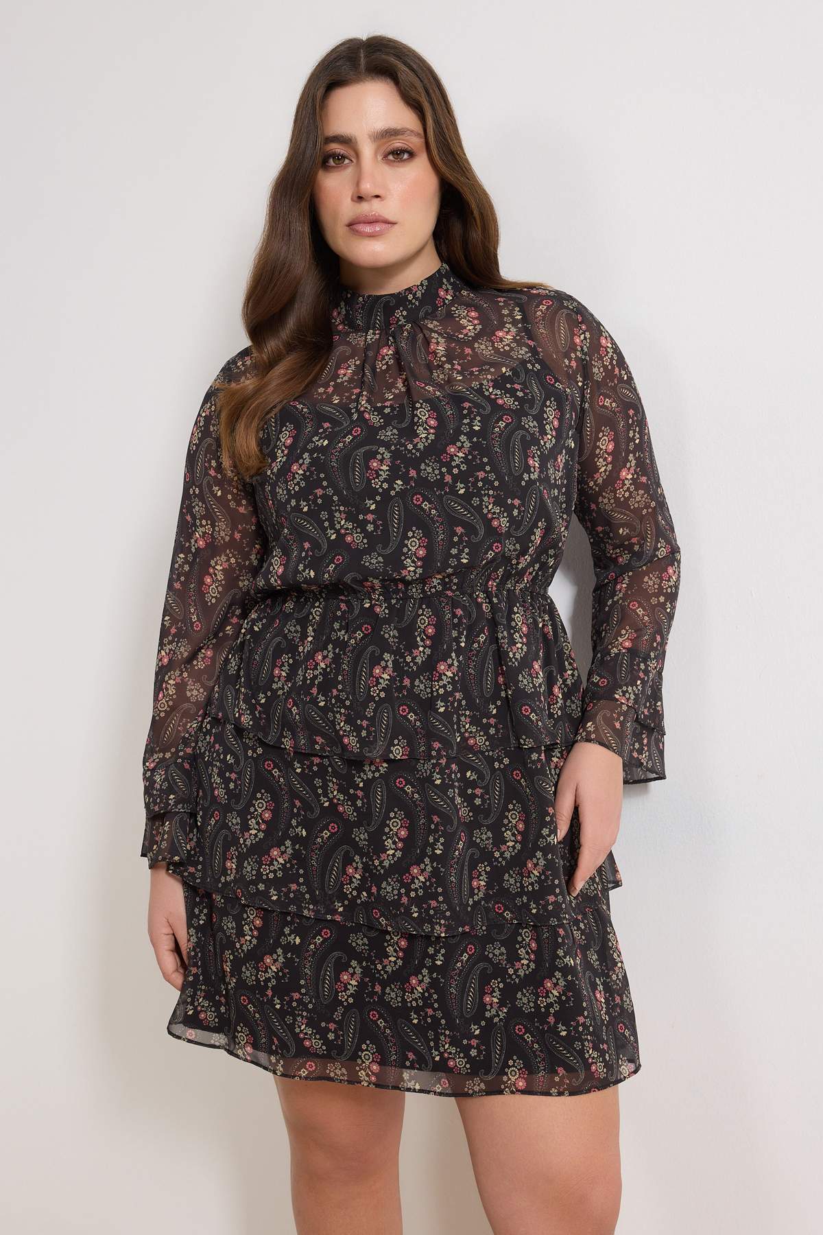 Trendyolmilla Curve Siyah Çıtır Çiçek Desenli Mini Şifon Astarlı Dokuma Büyük Beden Elbise TBBSS26AH00071