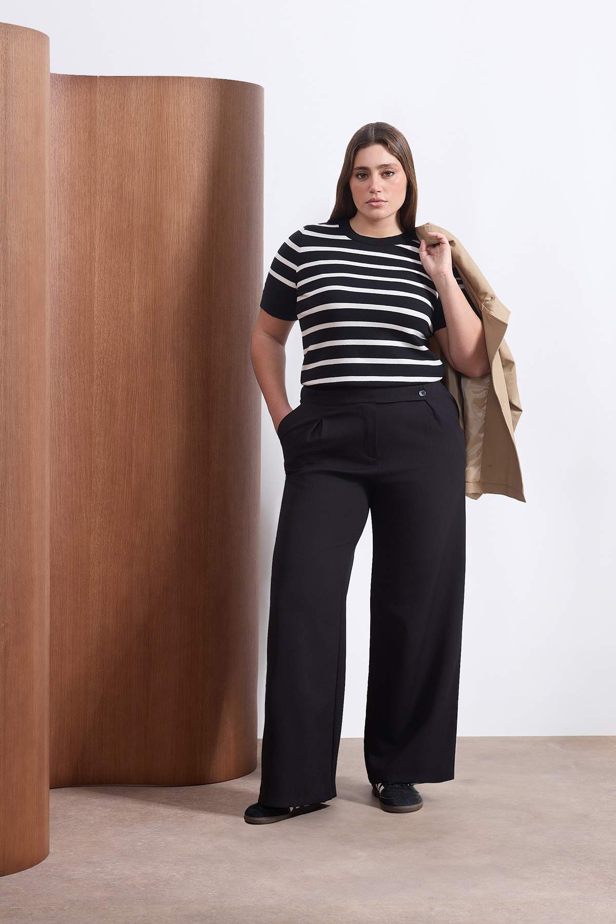 Trendyolmilla Curve Wardrobe Essentials Siyah Çizgili Basic Triko Bluz TBBSS26AF00033