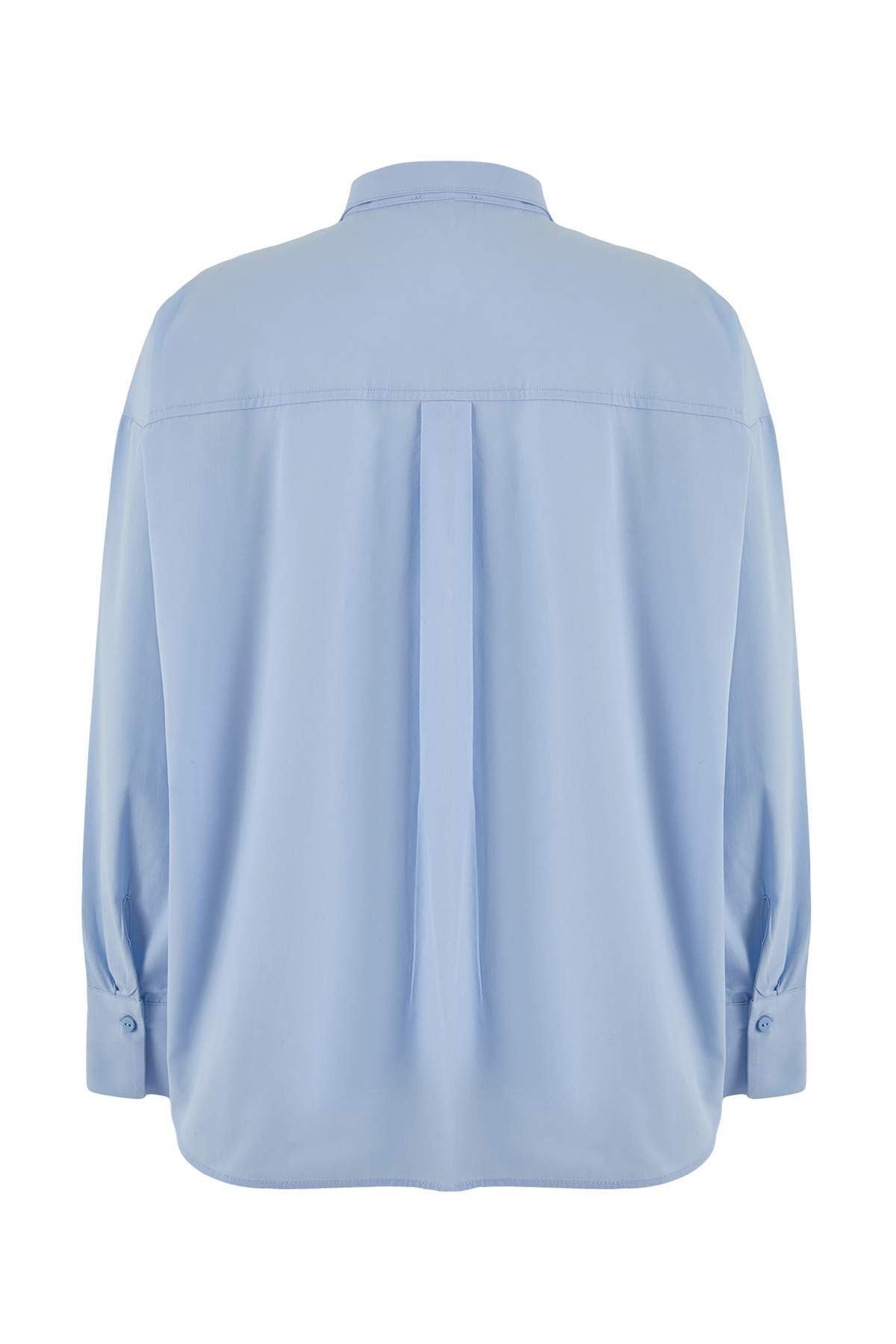 Trendyolmilla  Trendyol Studio Açık Mavi Oversize Asimetrik Pamuklu Poplin Gömlek TWOAW26GO00106 - Görsel 3