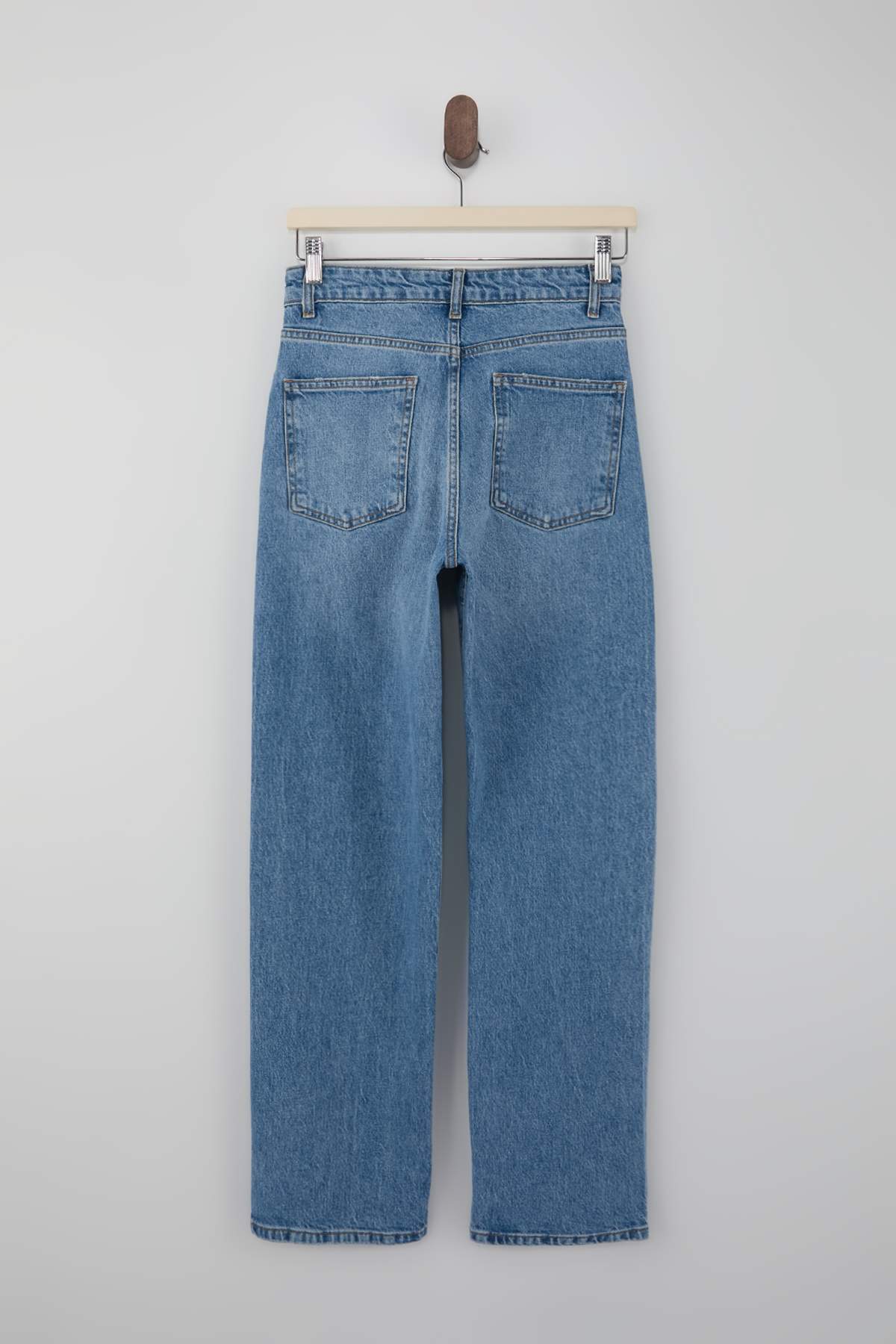 Trendyolmilla  Mavi Yüksek Bel Az Esnek Straight Düz Kesim Jeans TWOSS26JE00099 - Görsel 6