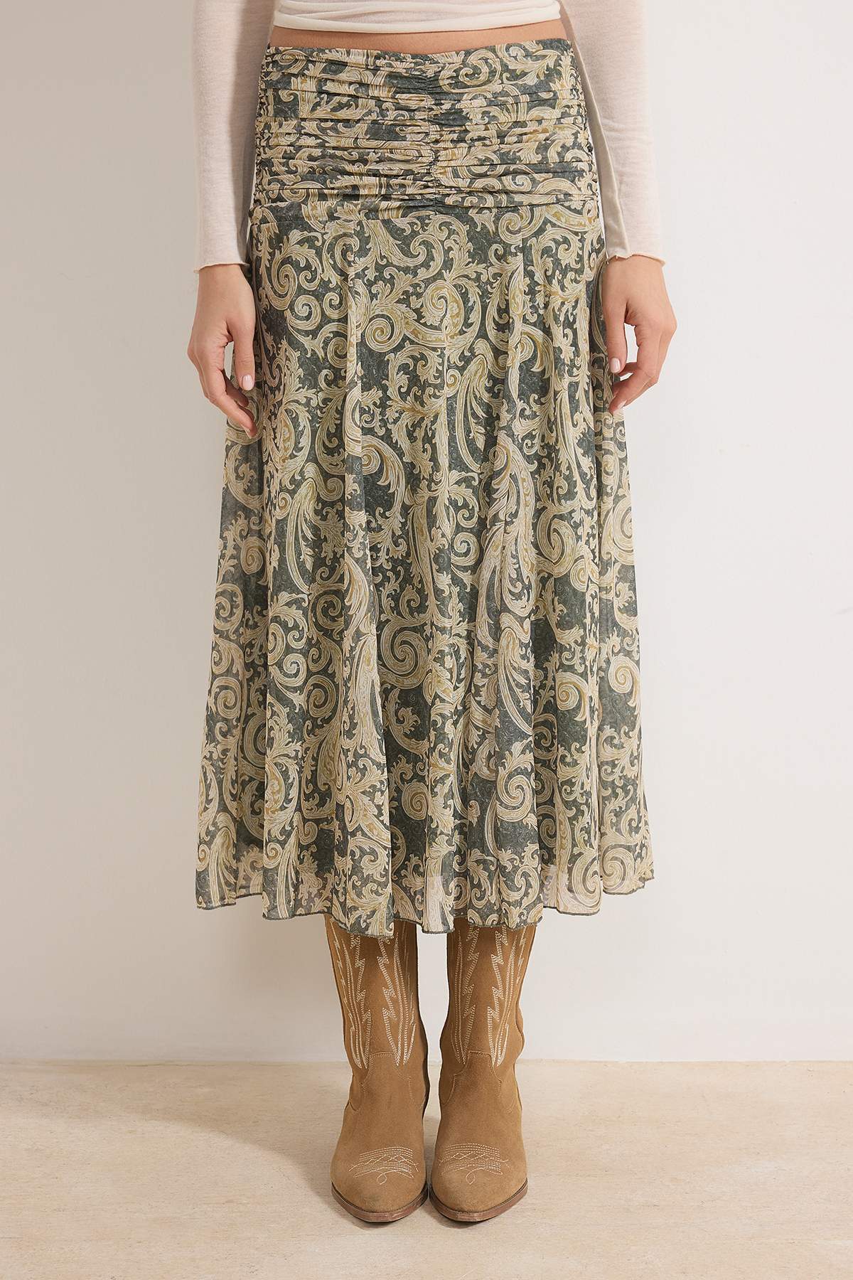 Trendyolmilla  Haki Maxi Büzgü/Drape Detaylı Boho/Boho Chic Basklılı Tül Esnek Örme Etek TWOAW26ET00122 - Görsel 3