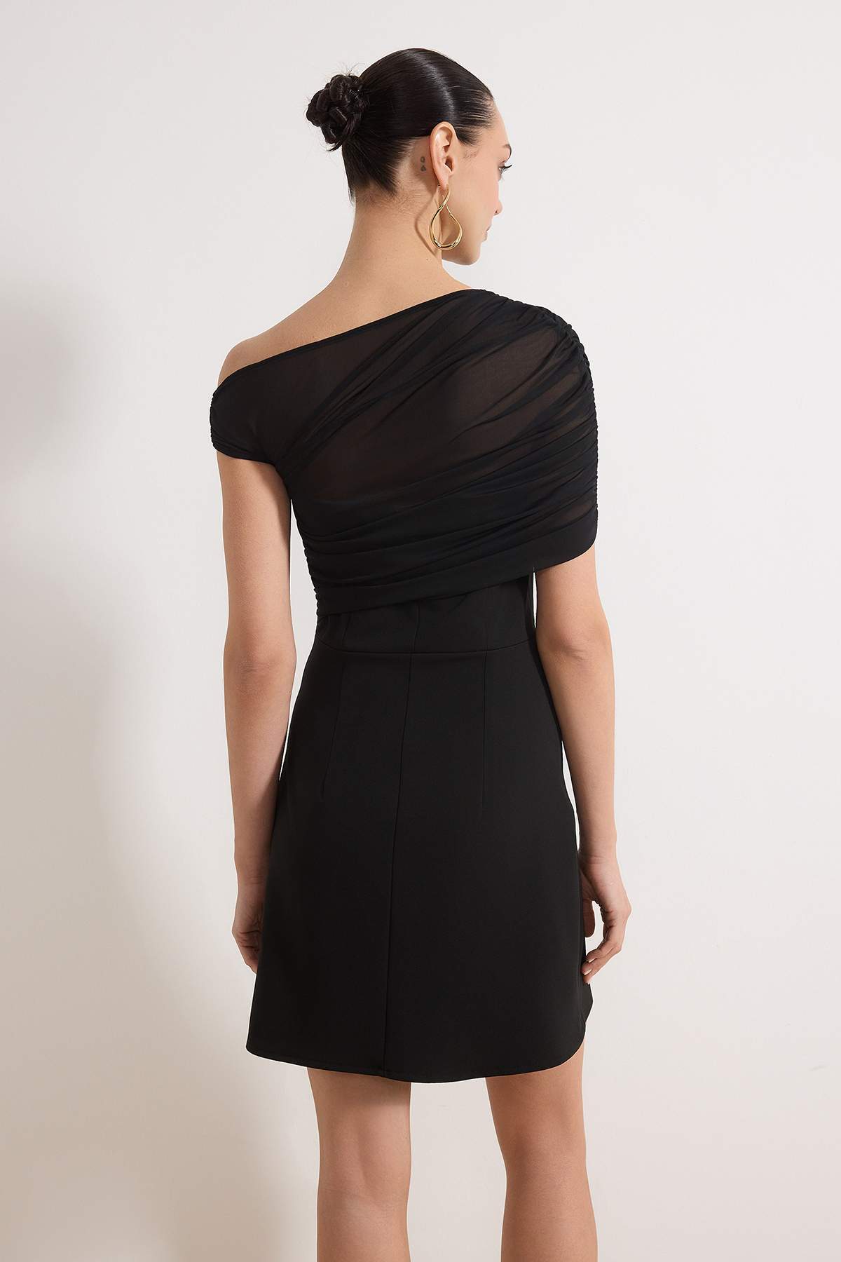 Trendyolmilla  SiyahTül Detaylı Dokuma Kısa / Mini Şık/Gece Elbise TPRSS26EL00028 - Görsel 4