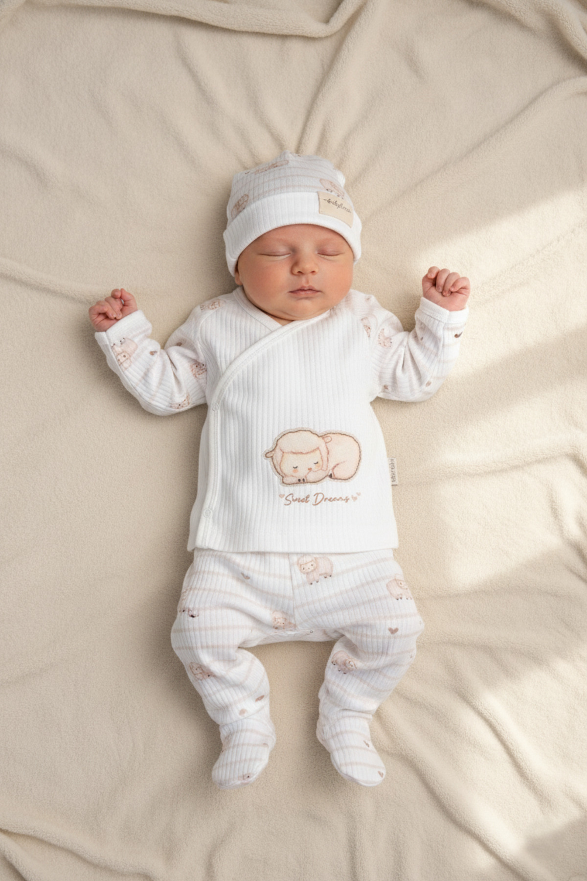 BABYLİM Kalpli Kuzucuklar Hastane Çıkışı %100 Pamuk Unisex Bebek 0-3 AY Yenidoğan Seti fotoğrafı 2 (önizleme)