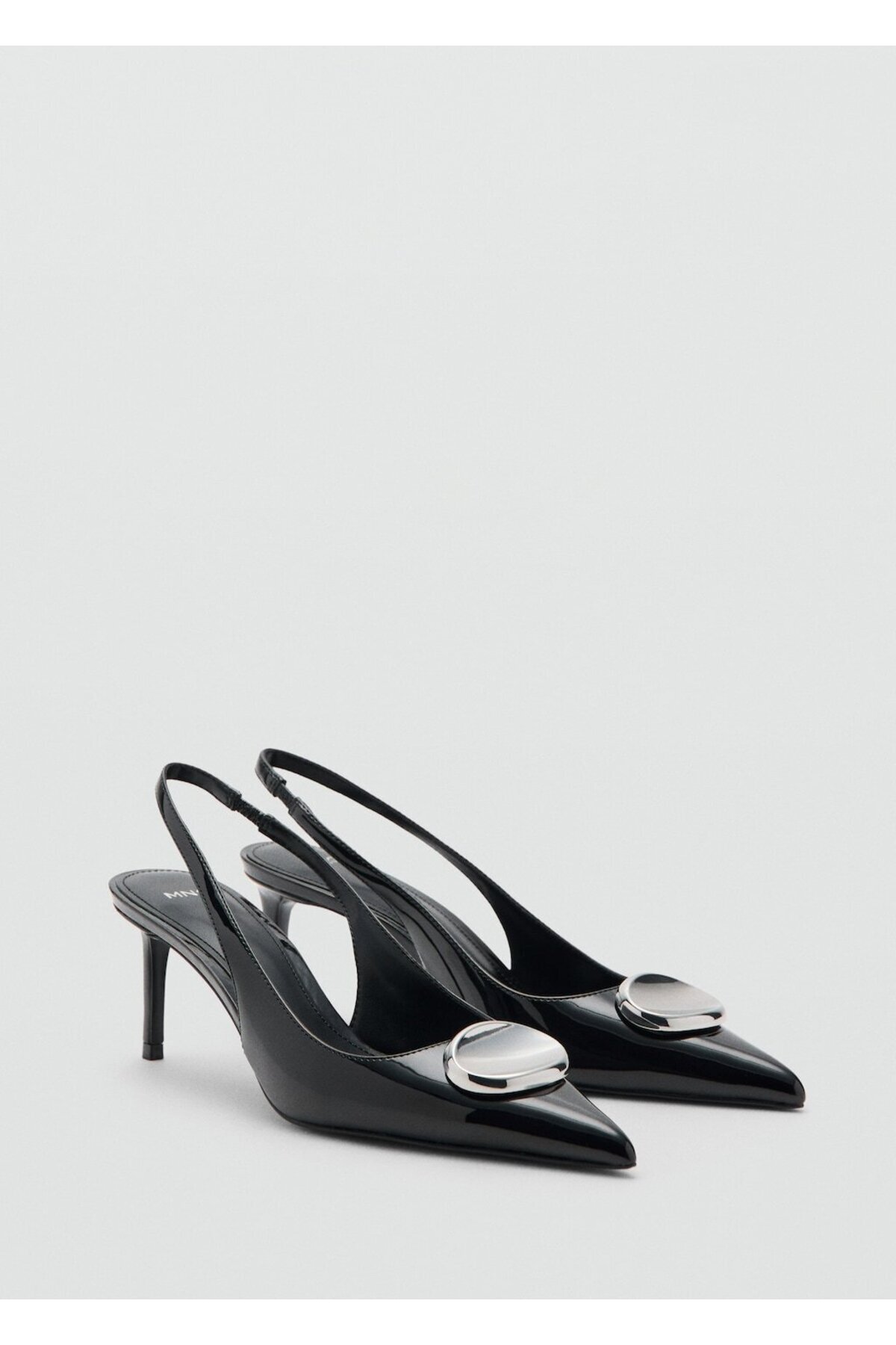 MANGO  Metalik detaylı rugan topuklu ayakkabı