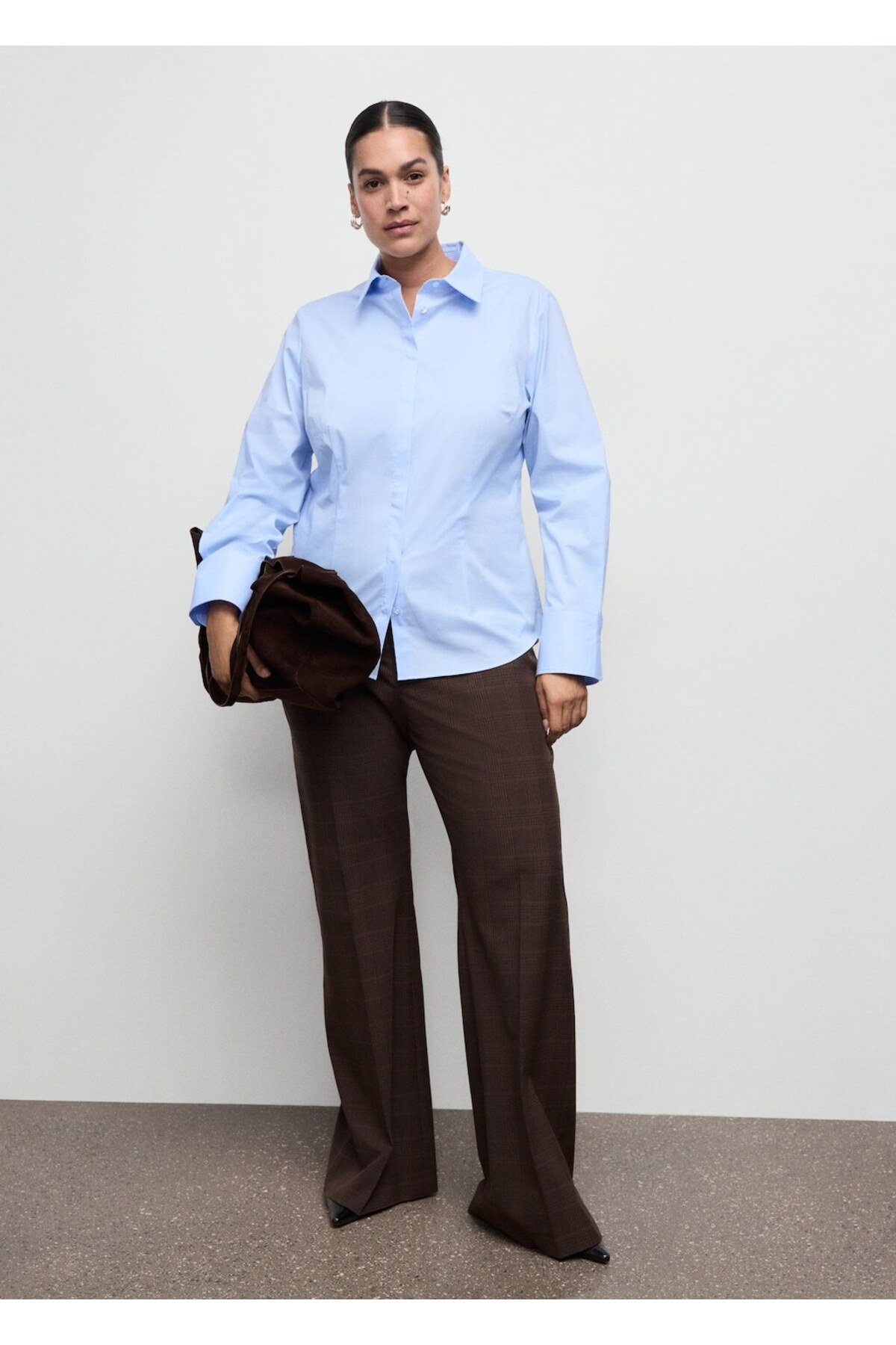 MANGO  Bedene oturan poplin gömlek - Görsel 7