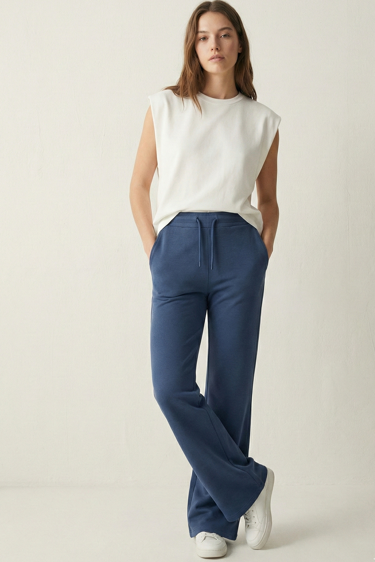 Elemge  Pamuklu Kadın Eşofman Altı Yüksek Bel İndigo Mavi Dar Kalıp Flare Fit Geniş Paça Cepli Esnek Likralı - Görsel 5