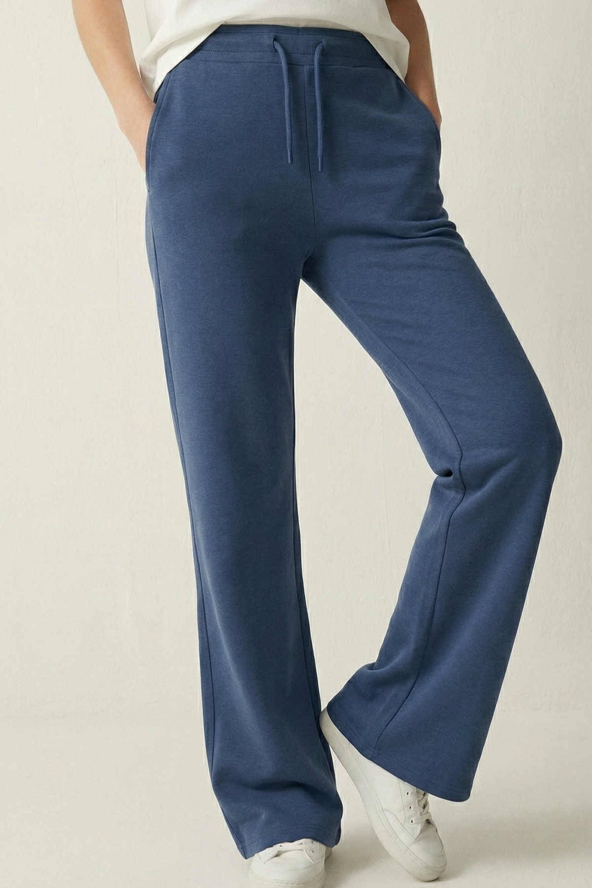 Elemge  Pamuklu Kadın Eşofman Altı Yüksek Bel İndigo Mavi Dar Kalıp Flare Fit Geniş Paça Cepli Esnek Likralı - Görsel 4