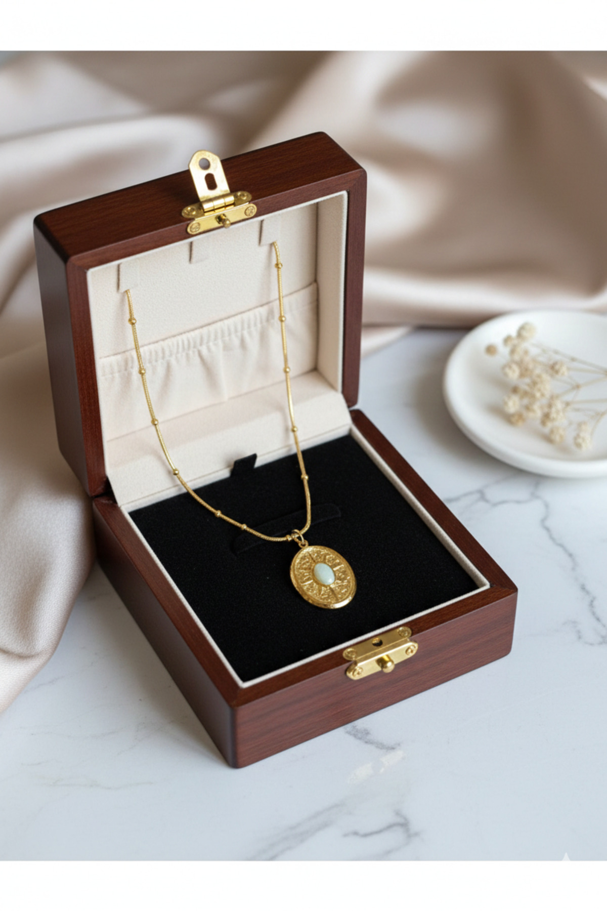 Oval Plaka Opal Taşlı Yılan Zincir Çelik Kadın Kolye (40 + 5 cm) – Sevgililer Günü Özel
