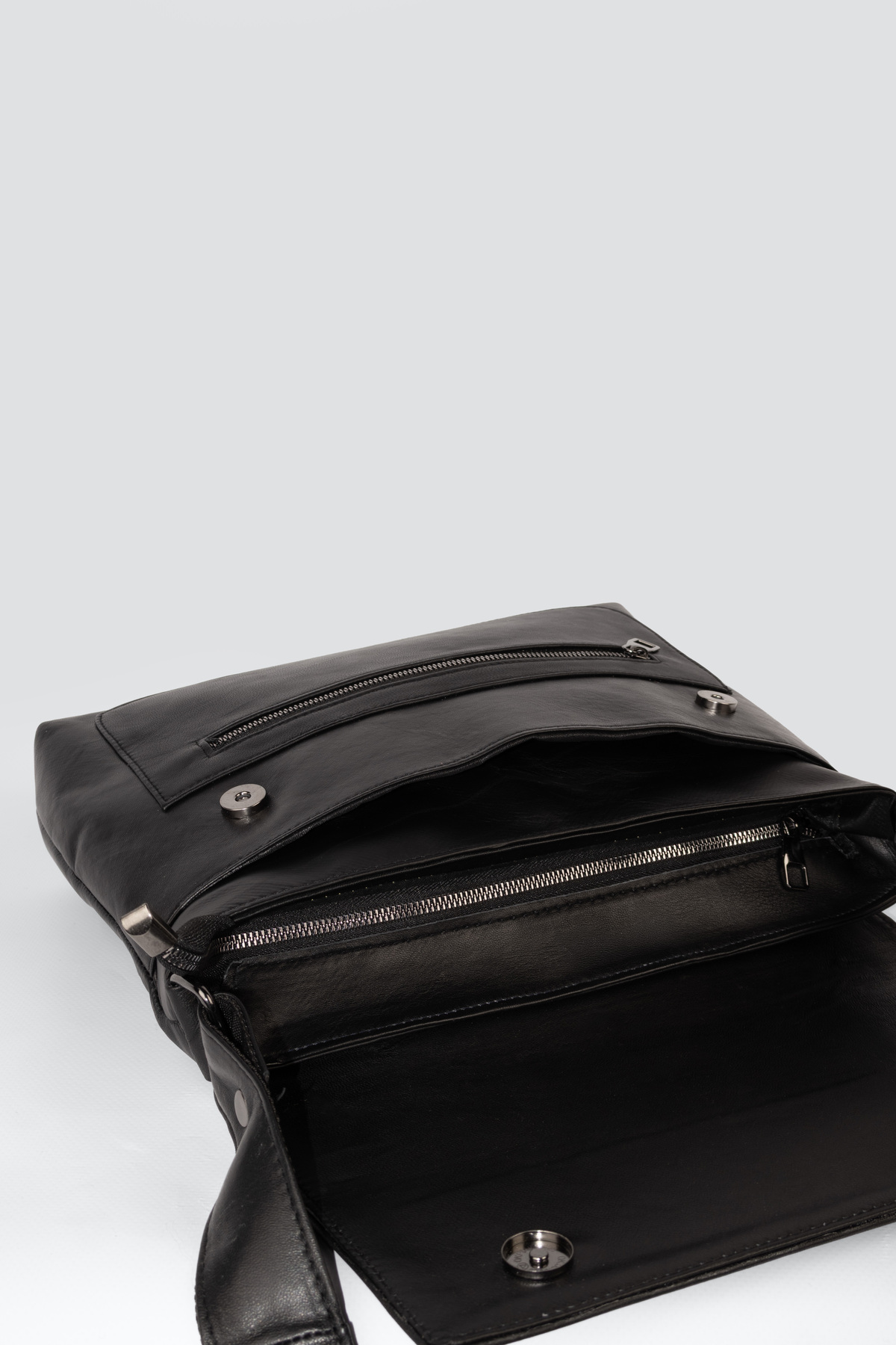 westbag Kolej Hakiki Deri Postacı Çanta görsel 4