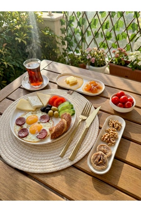 KÜTAHYA HOME Altın Kenarlı 22 Parça Porselen Kahvaltı Seti – Zarif Tasarım