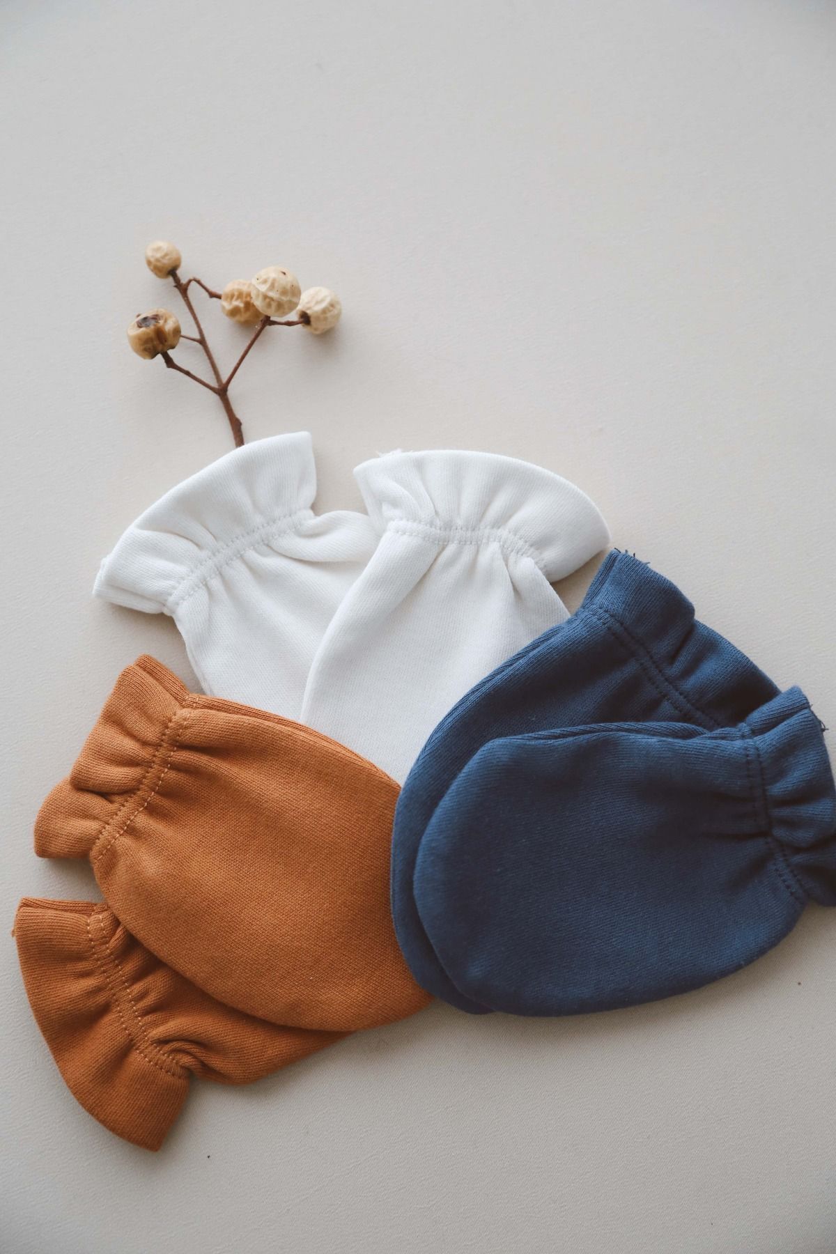 OhlalaKoala 3lü İndigo-Krem Tarçın Rengi Yenidoğan Eldiven Set Model 4 fotoğrafı 3 (önizleme)