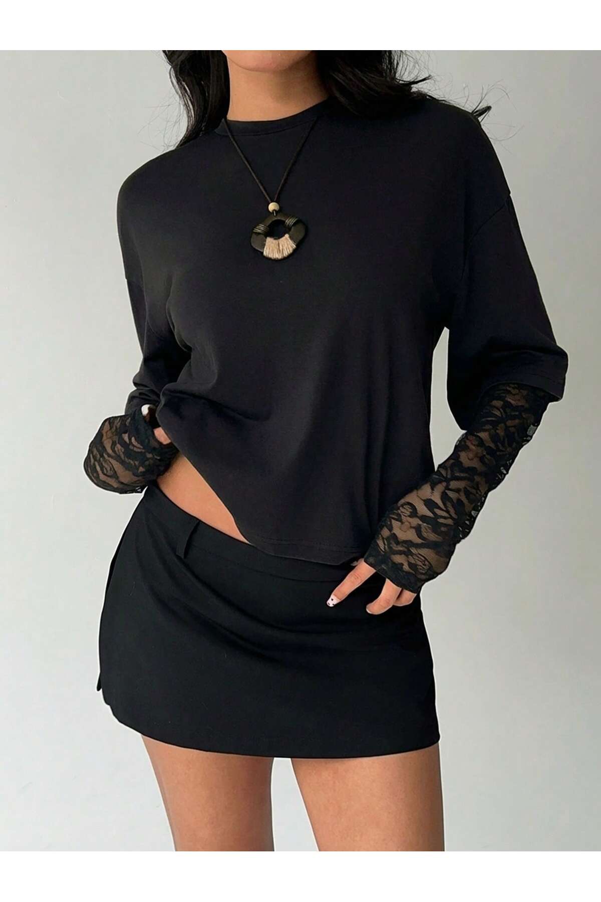 poswicon  siyah oversize tişört dantel kollu yuvarlak yaka üst - Görsel 4