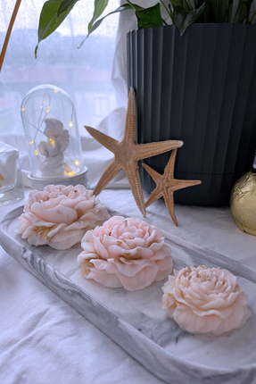 Yokho Luxury Rose Trio: Altın Yaldızlı 3'lü Tasarım Soya Mum Seti