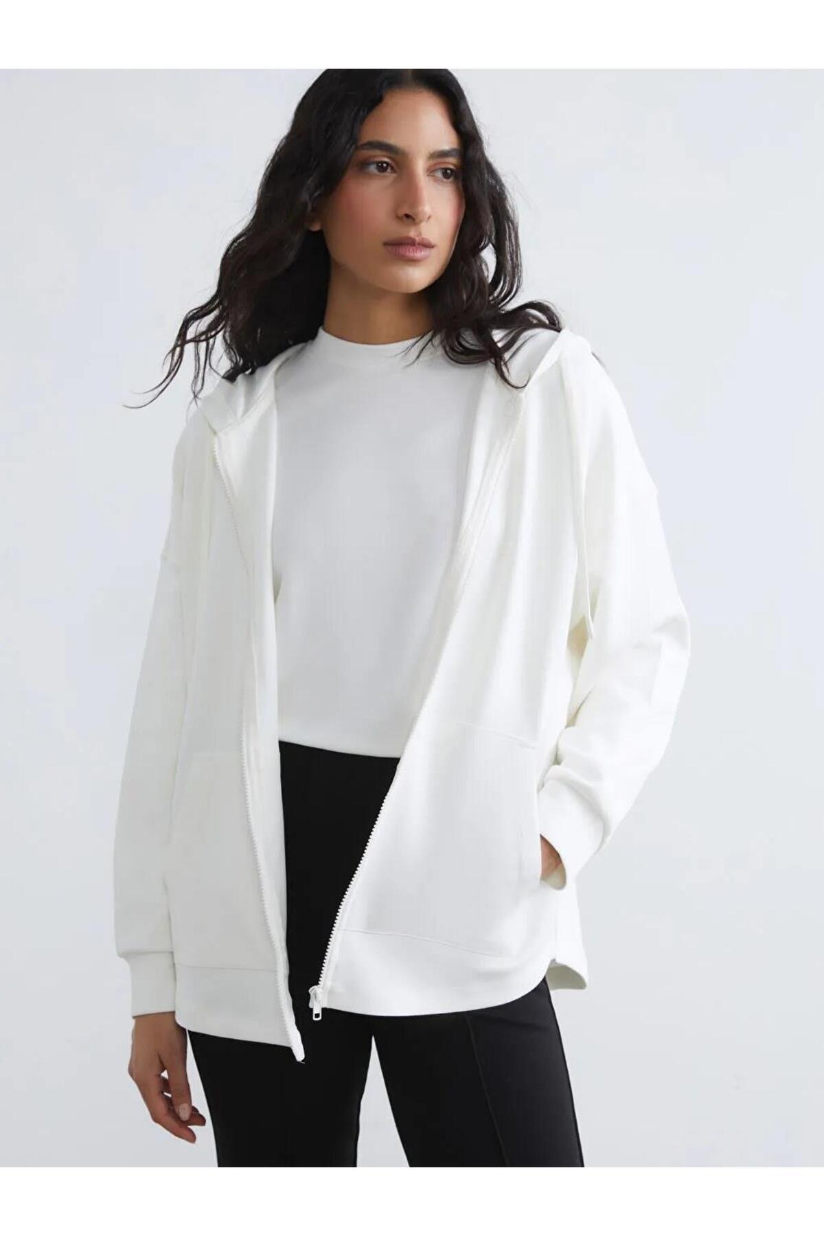 LC Waikiki Bej Kapüşonlu Soft Touch Kadın Fermuarlı Sweatshirt (S6