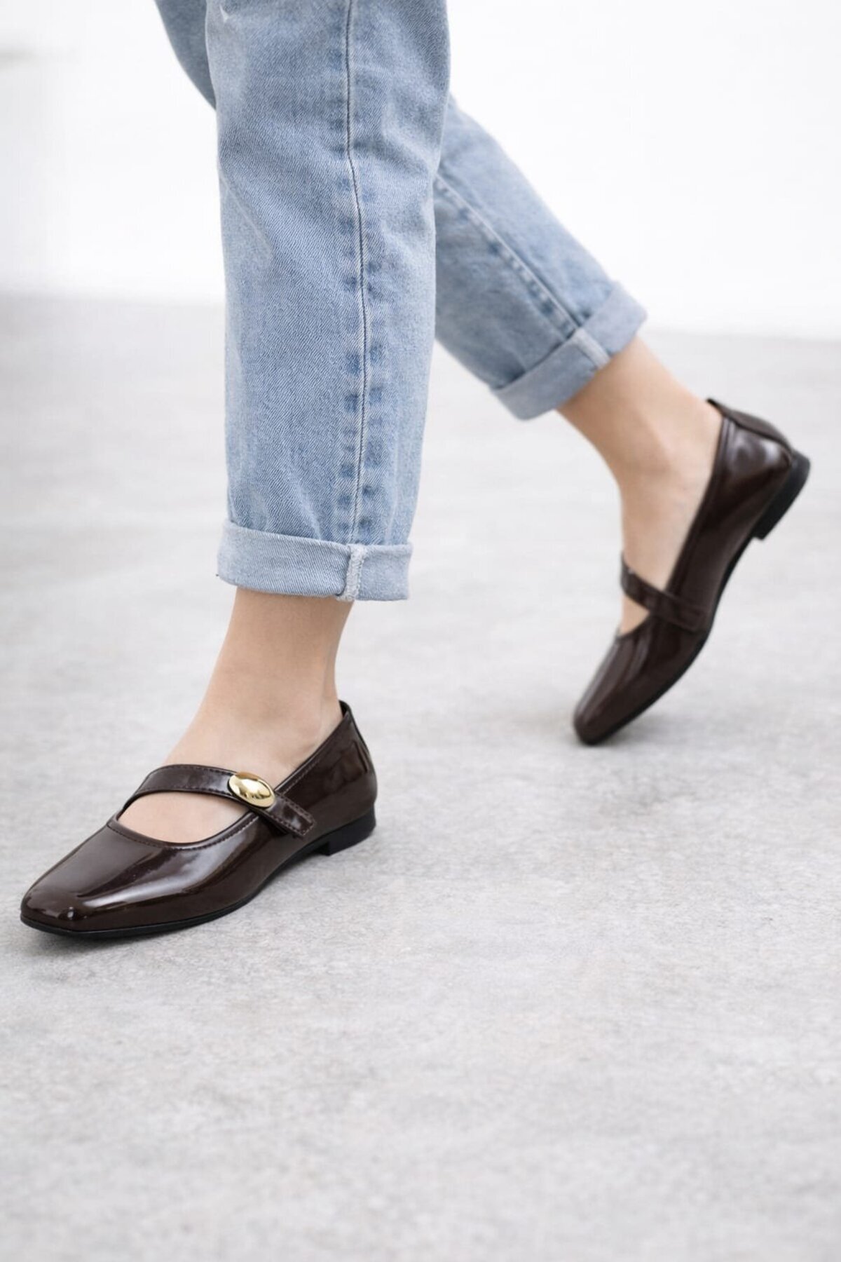 Slipcat  Kadın Rugan Babet Şık Tokalı Ortopedik Taban Günlük Ayakkabı - Görsel 6