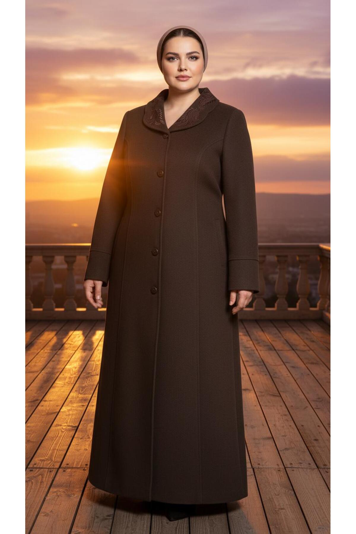 ESİN GİYİM  NAKIŞ DETAYLI BÜYÜK BEDEN MANTO - Görsel 2