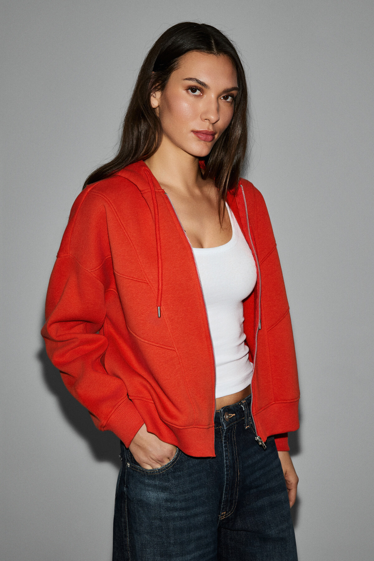 GRIMELANGE VYSELLE Kadın Önü Kesikli Metal Fermuarlı Kapüşonlu Etiket Detaylı Oversize Kırmızı Sweatshirt görsel 2
