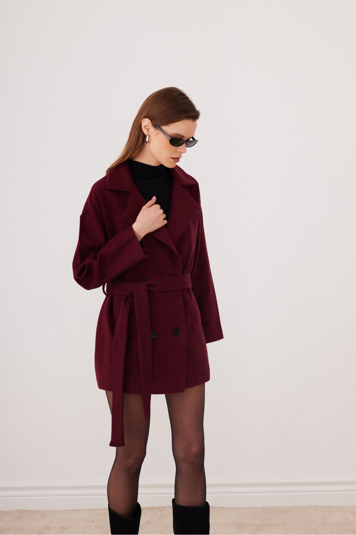 SevdeUgur  Kadın Bordo Oversize Kısa Kaşe Kaban Kemerli Astarlı - Sevde Ugur - Görsel 5