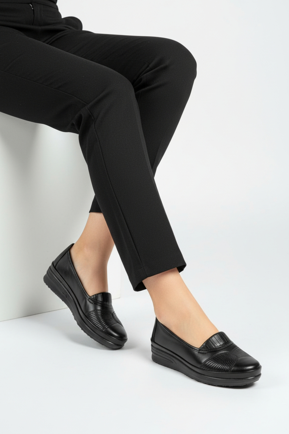 RAVZADERİ  Urban Rahat Nakışlı Anne Ayakkabı - Görsel 4