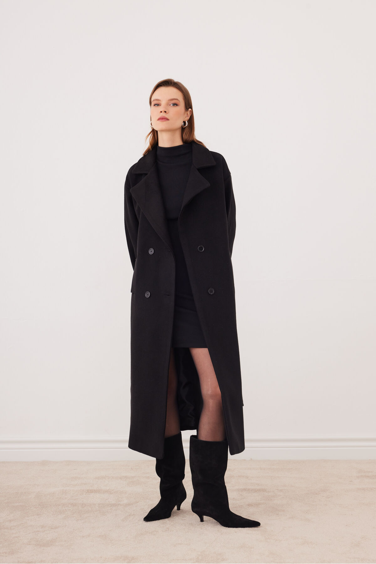 SevdeUgur  Kadın Kaşe Kaban Oversize Uzun Kemerli Astarlı Rahat Kalıp – Siyah - Sevde Ugur - Görsel 3