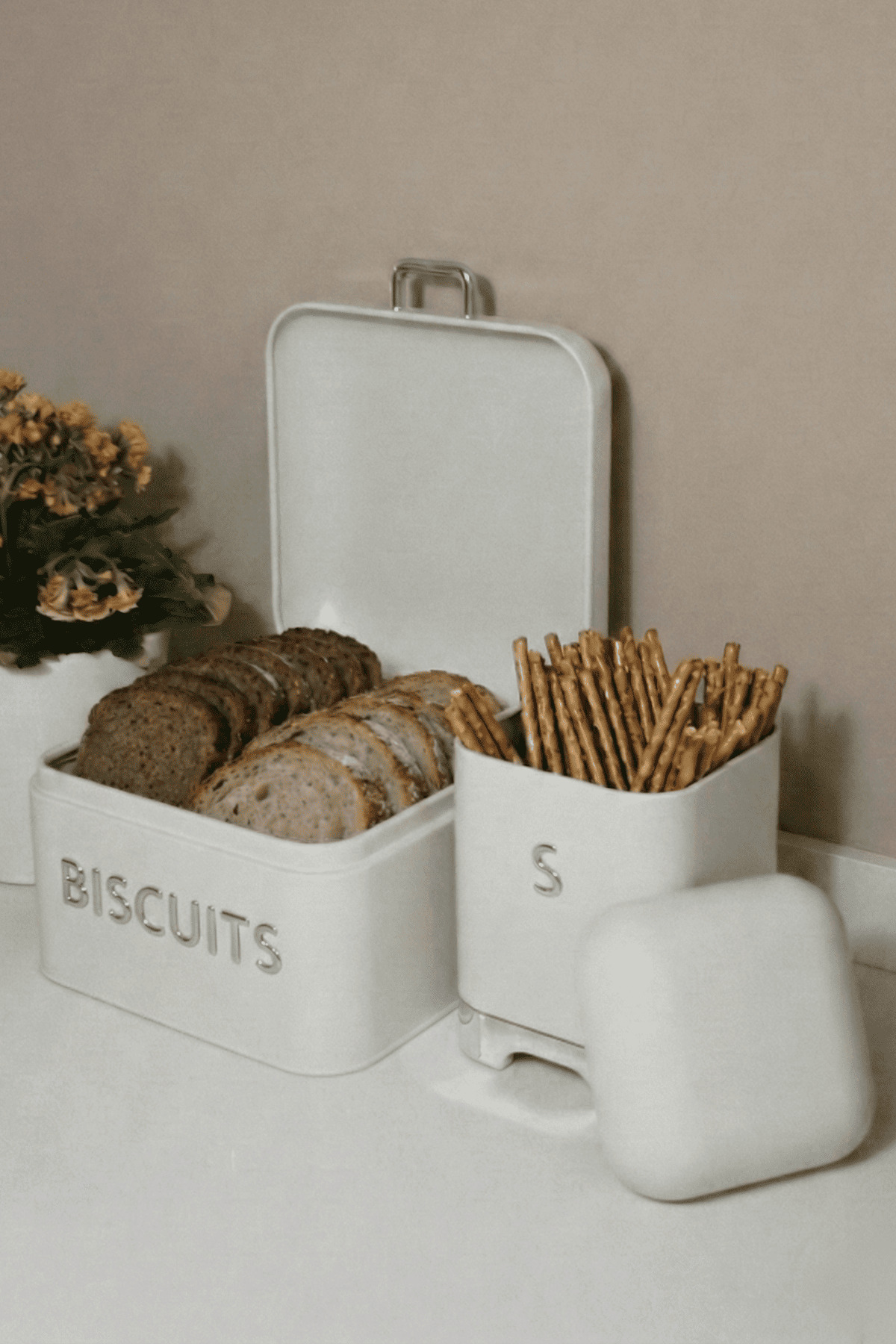 Home Cream Galvanized 5.6 L Biscuits Small Bread Bin - 200x140mm & 2 L Storage Box - 115x150mm Set