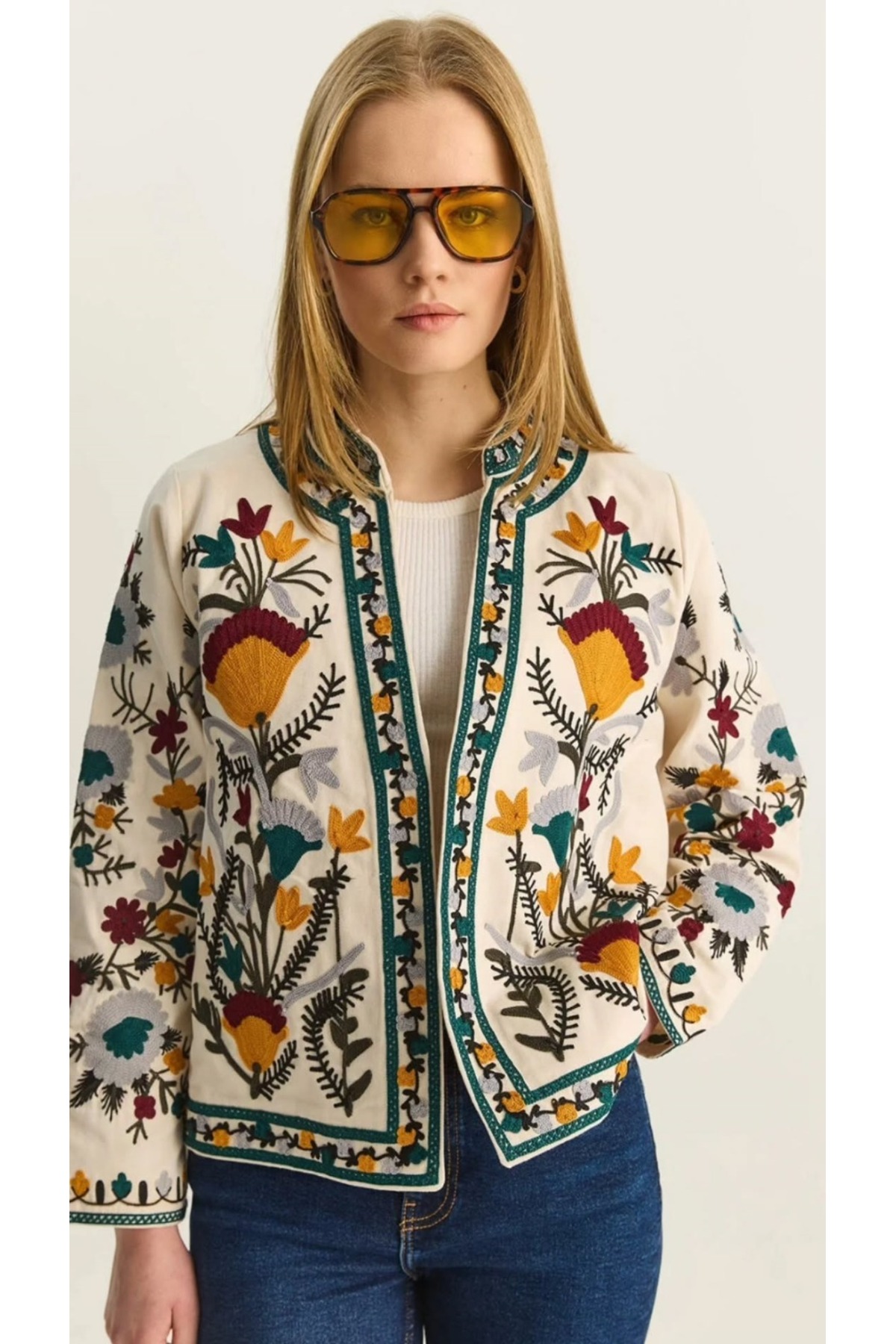 Lavanta Tekstil White Embroidered Ethnic Pattern Cashmere Jacket