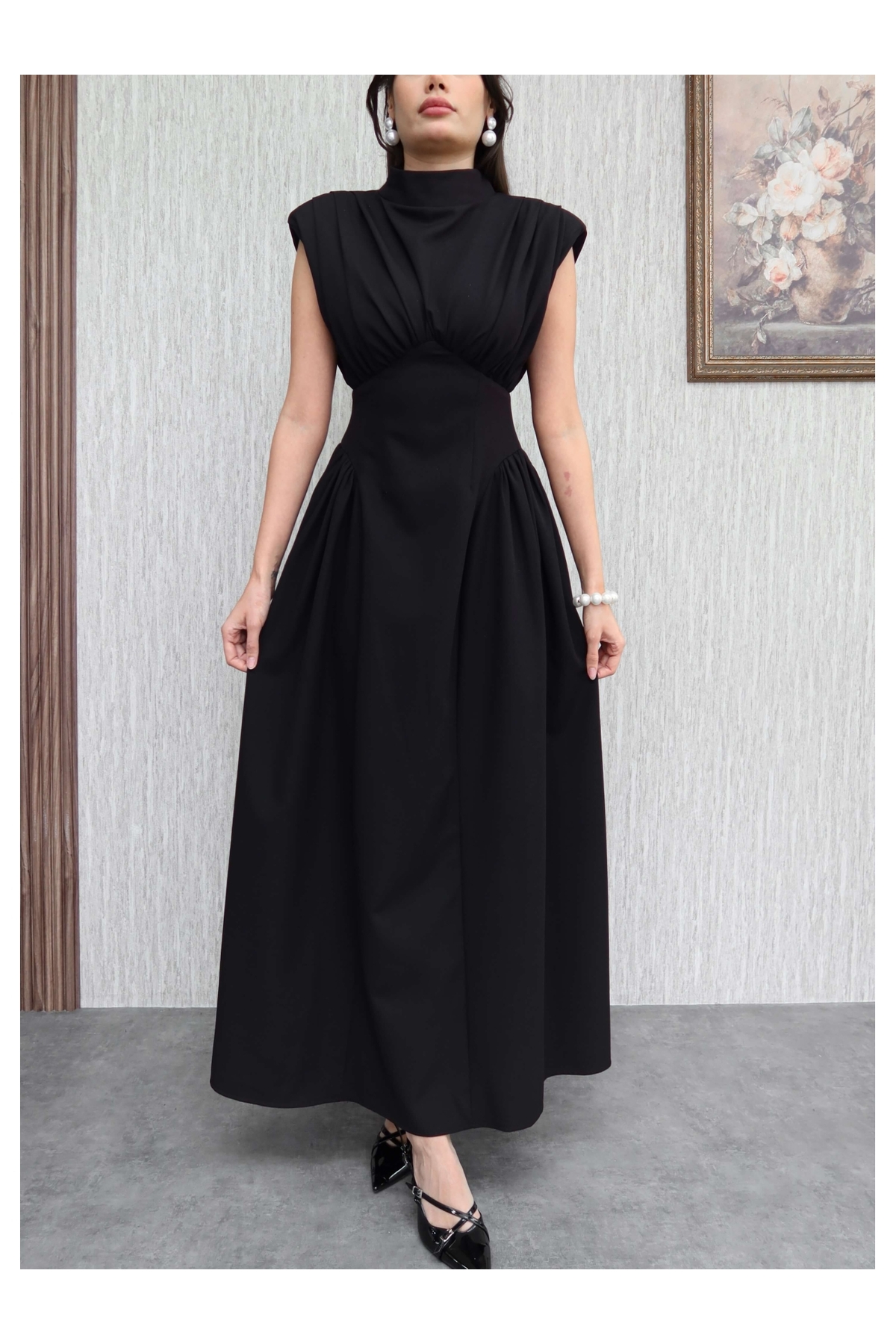 ESRAHELVACI  Vatkalı Sırt Bağlamalı Sıfır Kol Elbise - Görsel 3