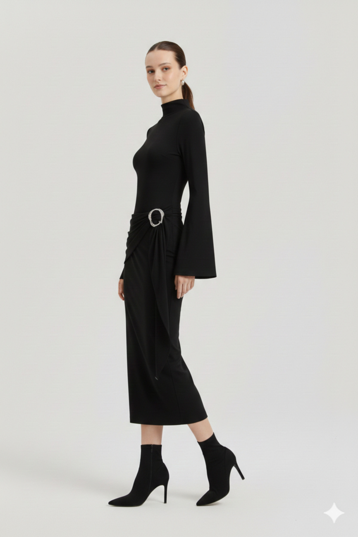 peelter  Siyah Kadın Dik Yaka Toka Detaylı Kuşaklı Toparlayıcı Dar Kalıp Uzun Trend Tasarım Elbise - Görsel 3