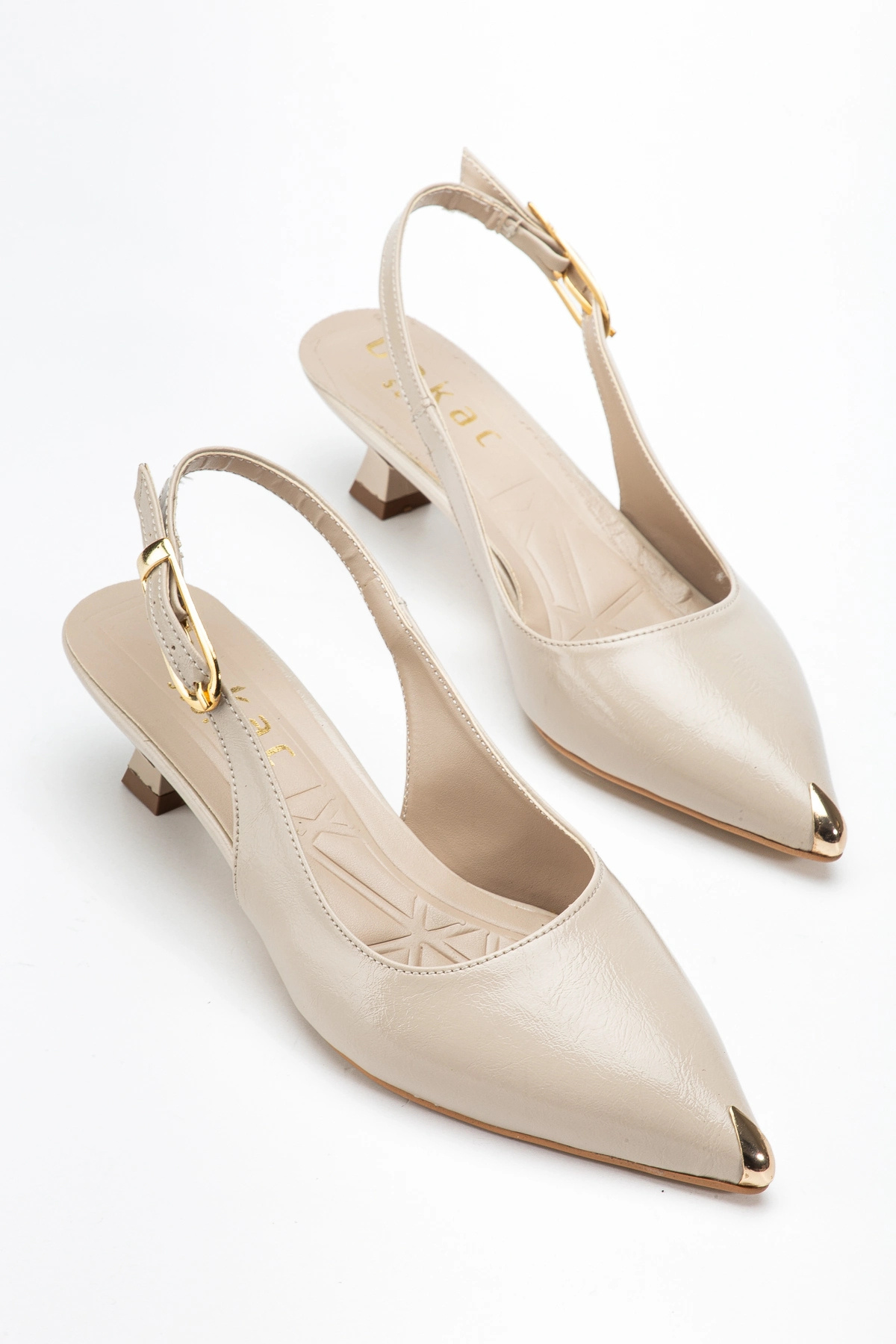 bakacstore  Kadın Bej Rengi Kırışık Rugan Burunluk Detaylı Kısa Topuklu Ayakkabı