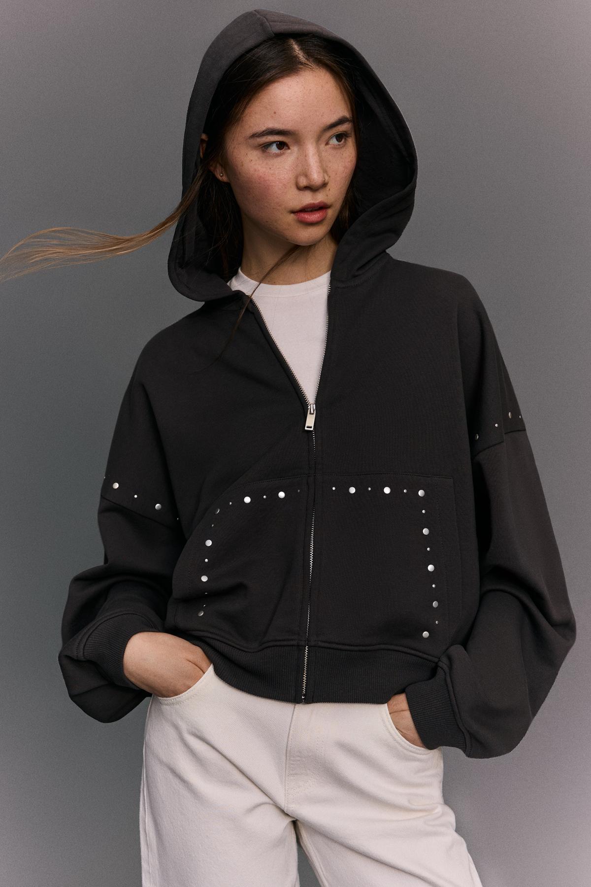 Bershka  Zımba detaylı fermuarlı kapüşonlu sweatshirt
