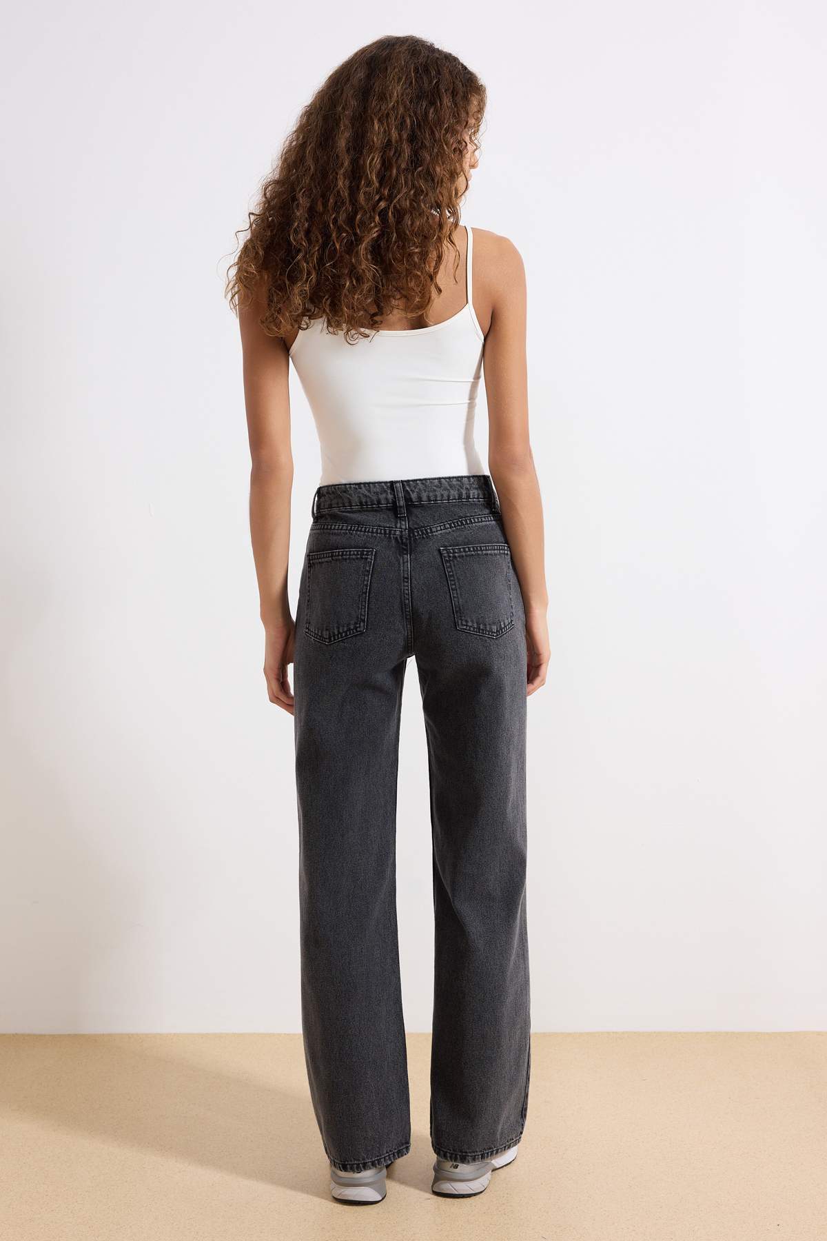 Trendyolmilla  Antrasit Yüksek Bel Wide Leg Geniş Paça %100 Pamuk Non-Stretch Jeans TWOSS23JE00068 - Görsel 5