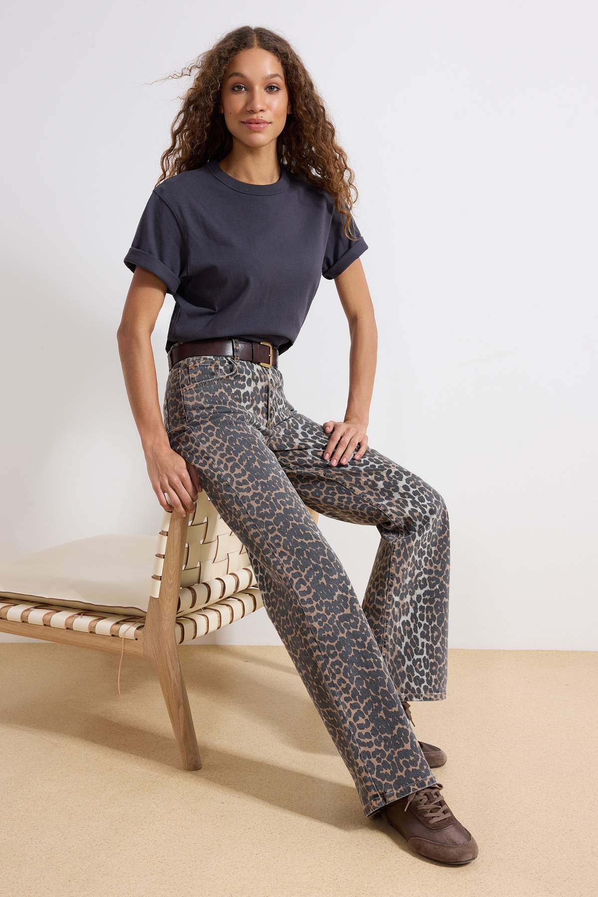 Trendyolmilla  Çok Renkli Leopar Desenli Kahverengi Yüksek Bel Orta Esnek Wide Leg Jeans TWOAW25JE00309 - Görsel 2