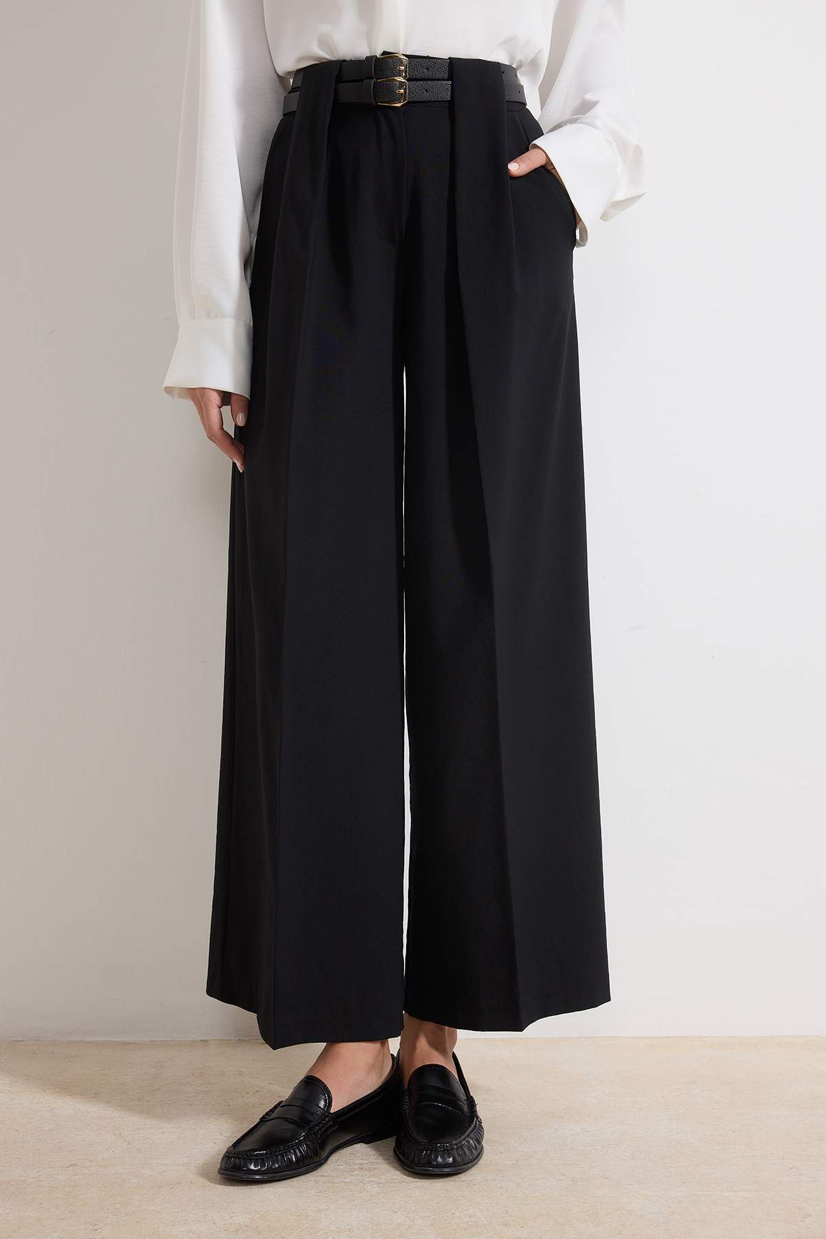 Trendyolmilla  Siyah Kemerli Culotte Yazlık Dokuma Geniş Paça Pantolon TWOSS26PL00076 - Görsel 3