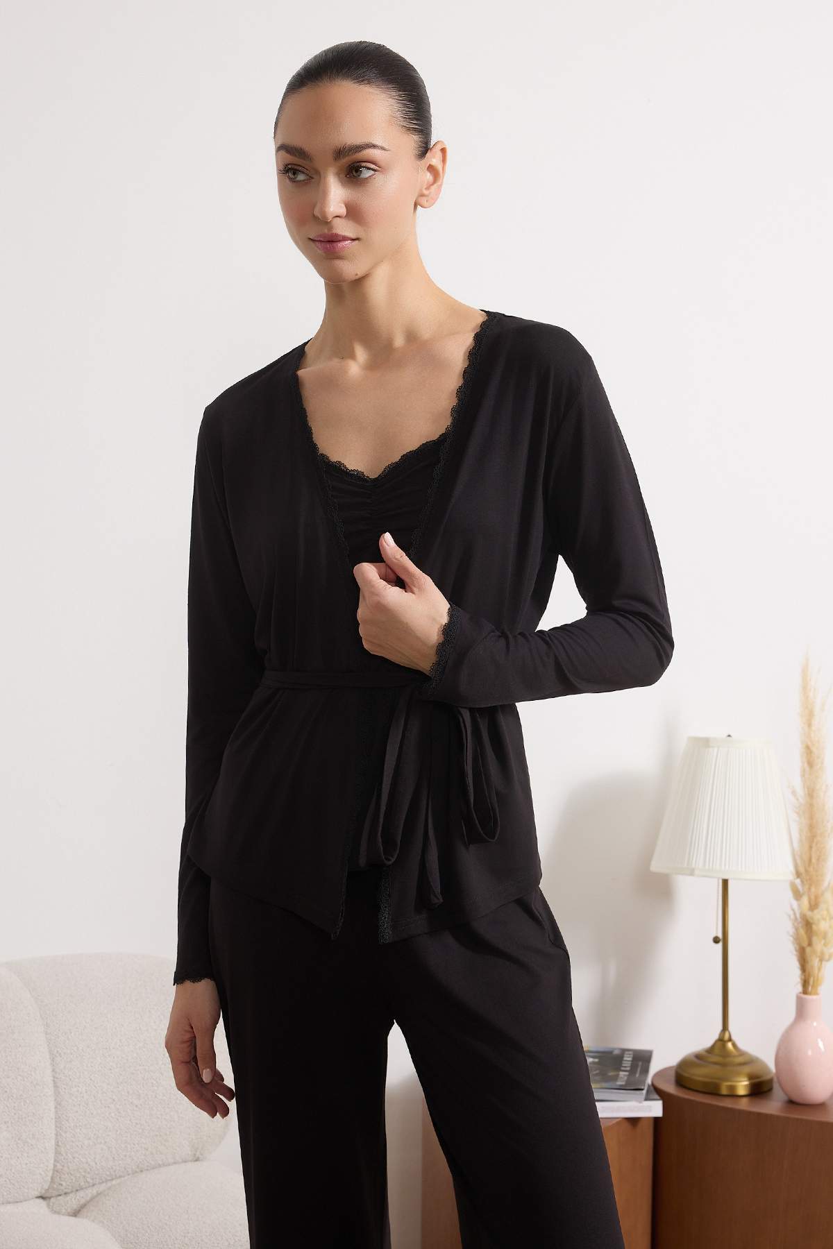 Trendyolmilla  Siyah 3'lü Dantelli Viskon Örme Pijama Takımı THMSS26PT00056 - Görsel 2