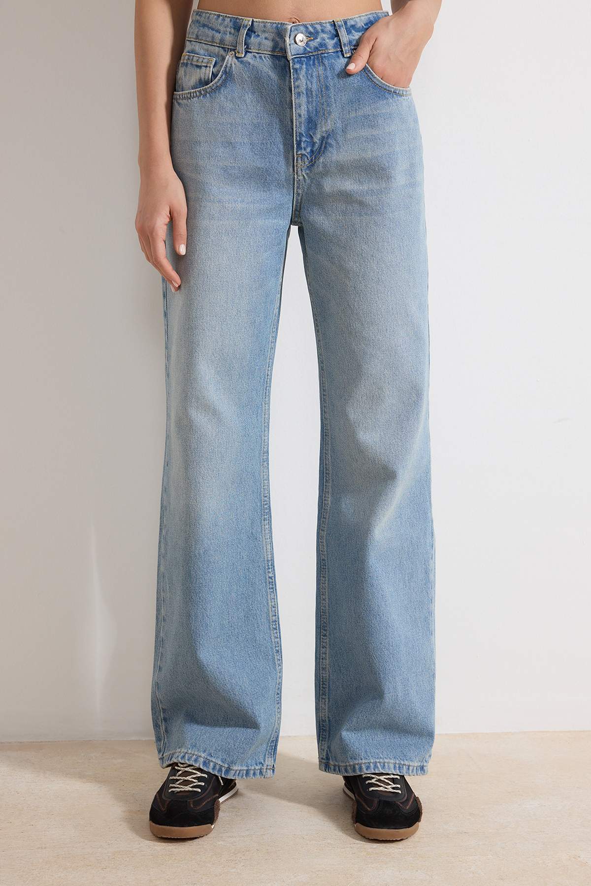 Trendyolmilla  Açık Mavi-6001 Yüksek Bel Wide Leg Jeans TWOAW25JE00101 - Görsel 3