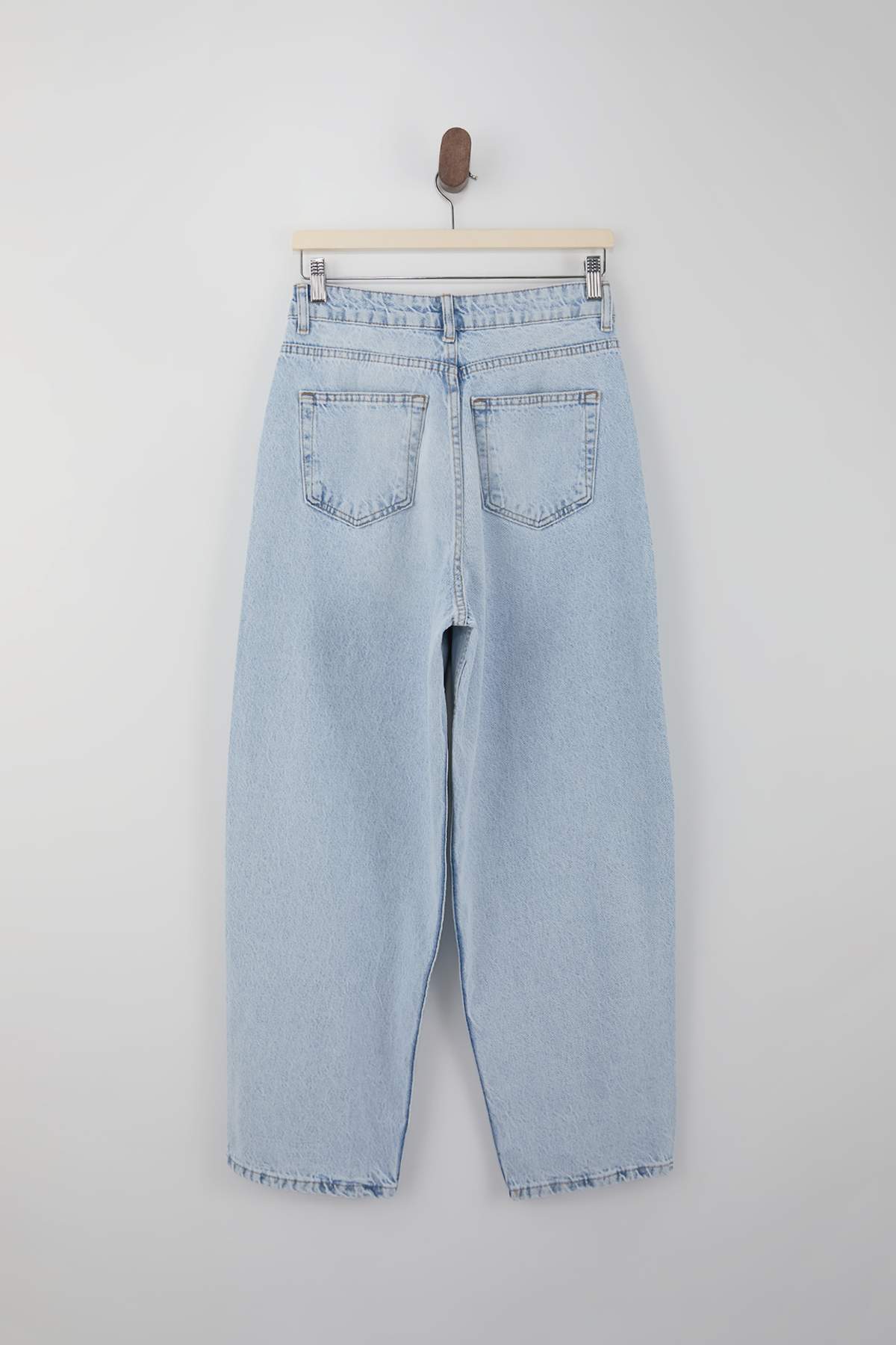 Trendyolmilla  Mavi Yüksek Bel 100% Pamuk Barrel Jeans TWOSS26JE00143 - Görsel 6