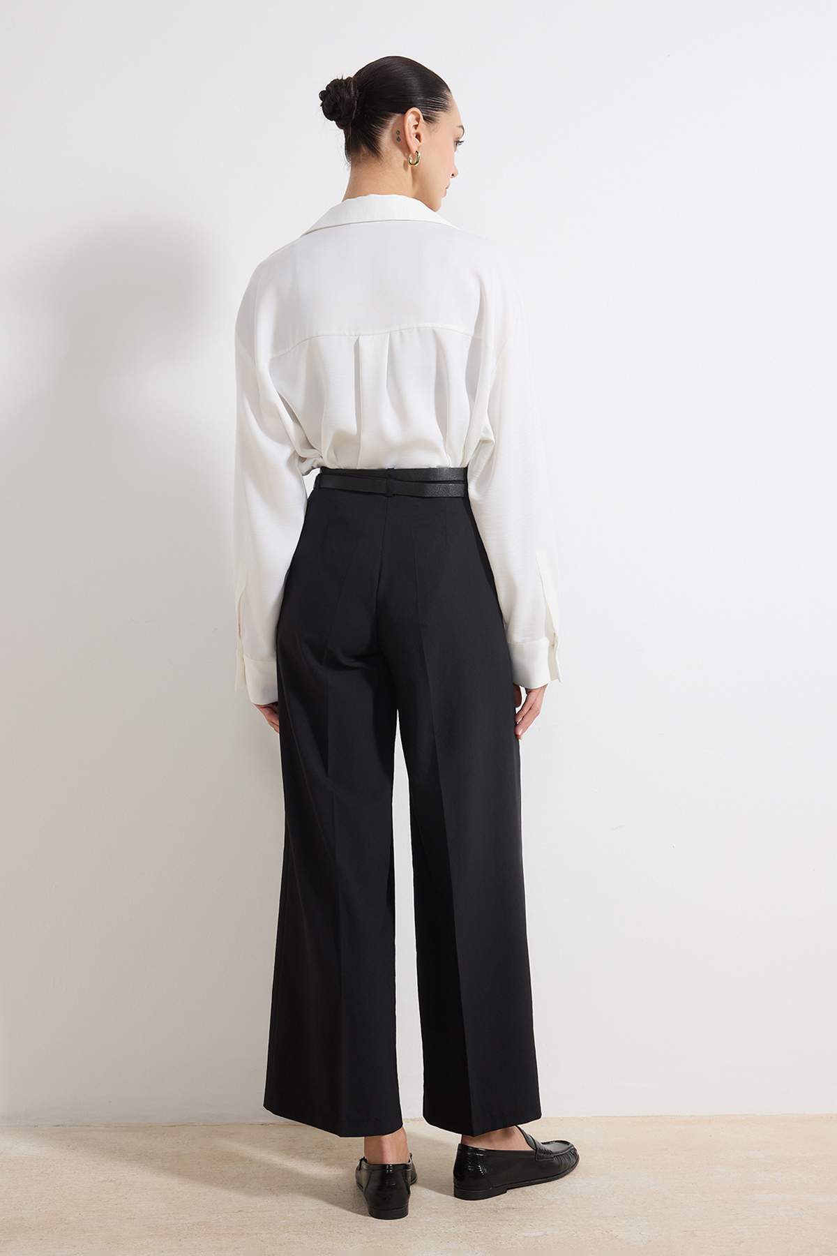 Trendyolmilla  Siyah Kemerli Culotte Yazlık Dokuma Geniş Paça Pantolon TWOSS26PL00076 - Görsel 4