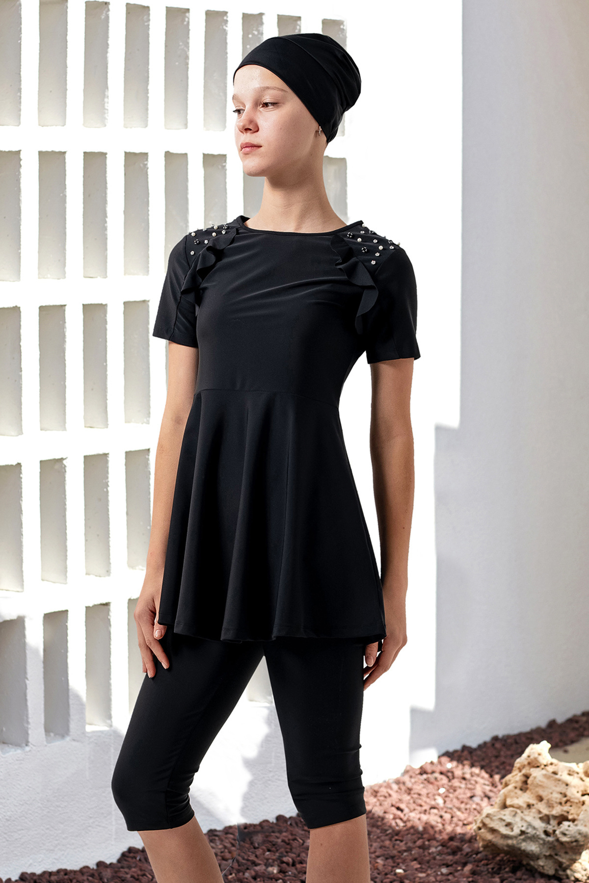 UV Protected Young Girl Short Sleeve Half Closed Modest Swimsuit 1907 Black