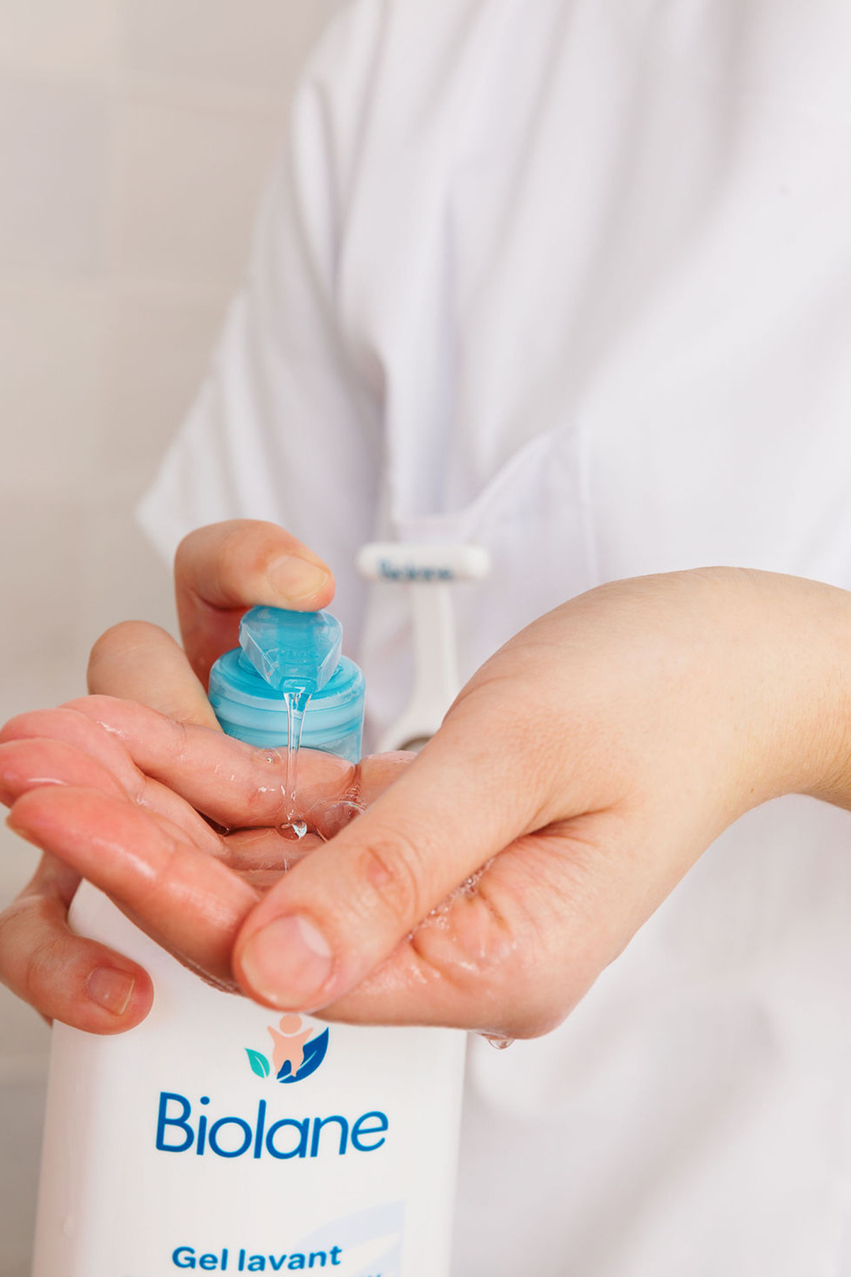 Biolane %97 Doğal İçerikli Sabunsuz Yenidoğan Saç ve Vücut Bebek ve Çocuk Şampuanı Pompalı (750ml) fotoğrafı 4 (önizleme)