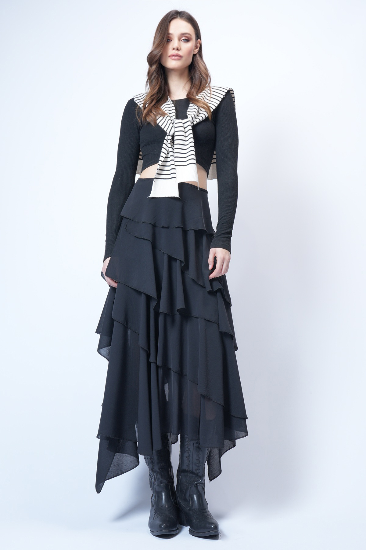 Trend Alaçatı Stili  Kadın Siyah Kat Kat Volanlı Maxi Boy Dokuma Etek ALC-X14749 - Görsel 4