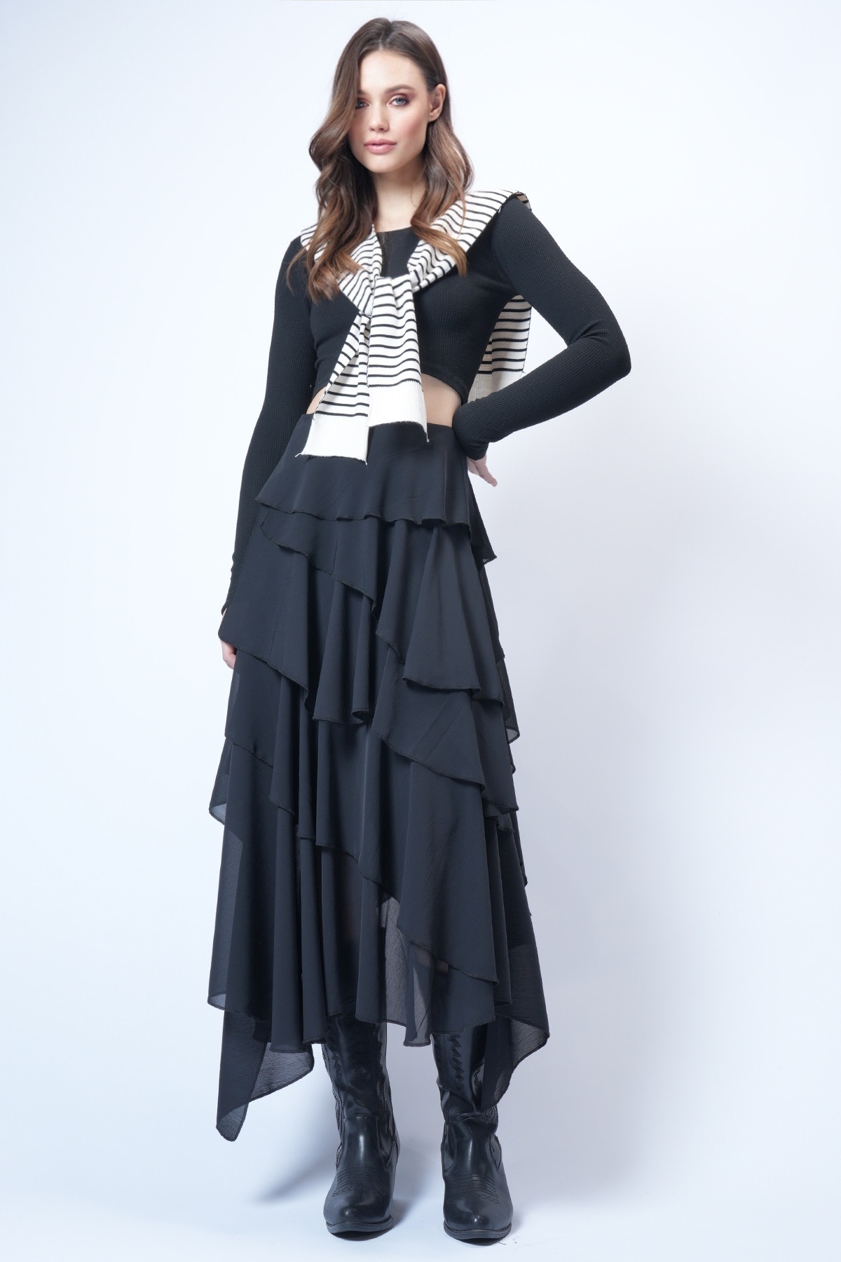 Trend Alaçatı Stili  Kadın Siyah Kat Kat Volanlı Maxi Boy Dokuma Etek ALC-X14749 - Görsel 7