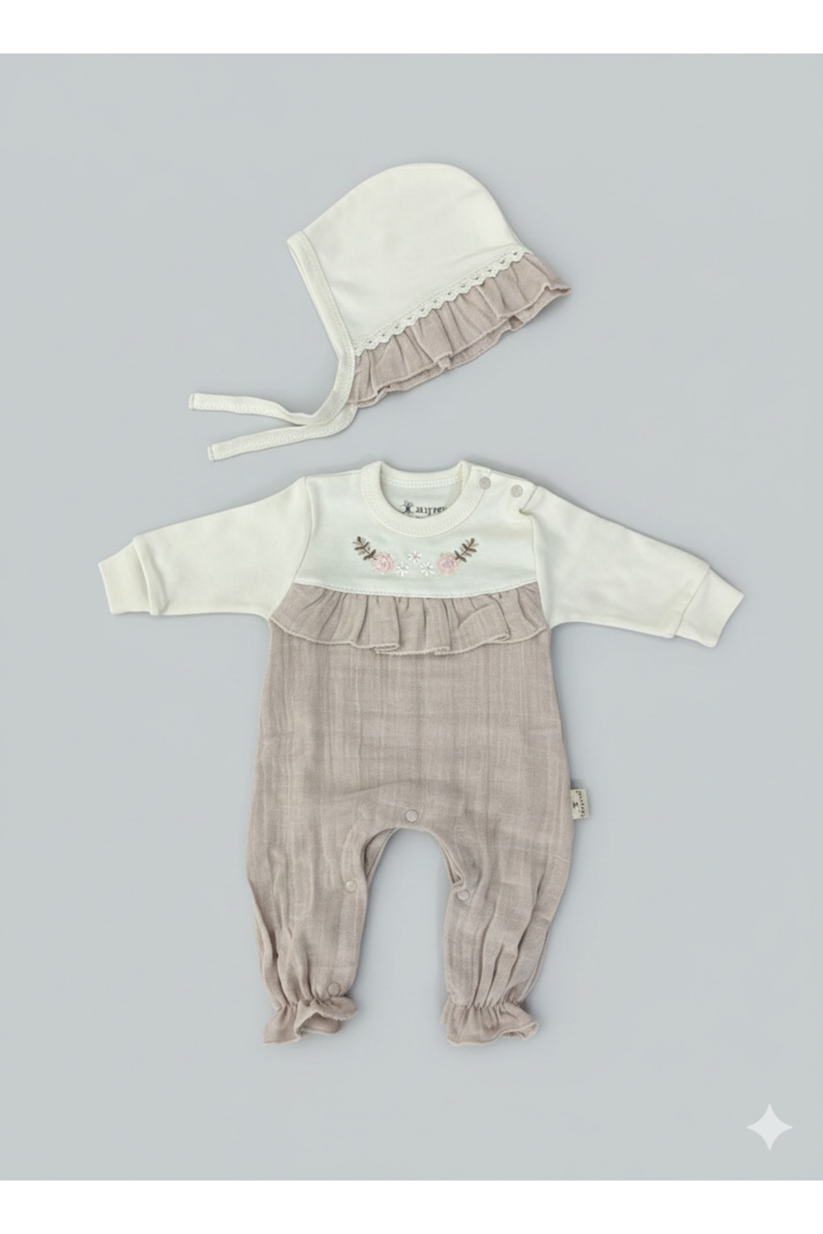 Gökçe Bebe Kız Bebek %100 Pamuk Müslin Kumaş Nakışlı 10'lu Set Yenidoğan Hastane Çıkışı Kutulu (0-3 Ay) fotoğrafı 4 (önizleme)