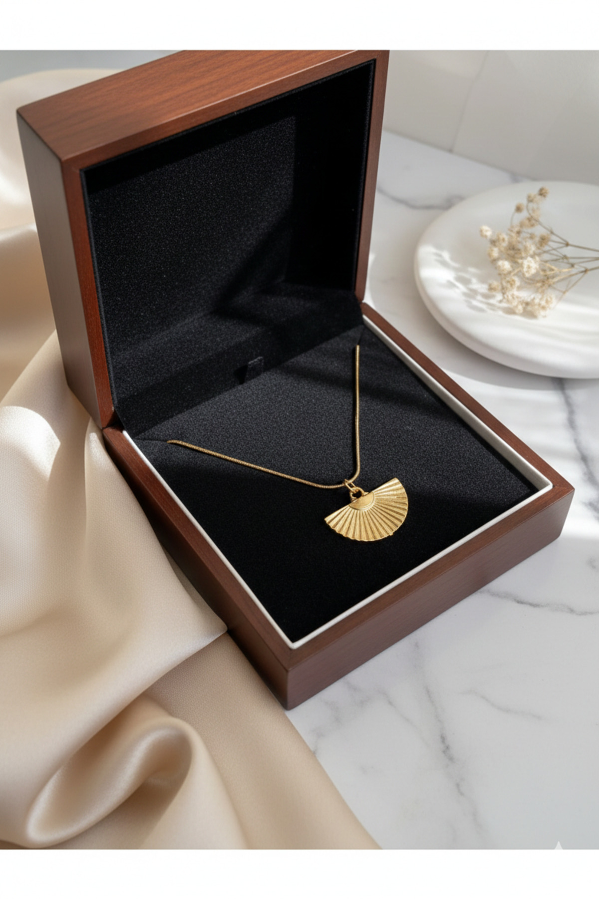 Gold Renk Yelpaze Charm Yılan Zincir Çelik Kadın Kolye (45 Cm) – Sevgililer Günü Özel - Detay Görseli 6
