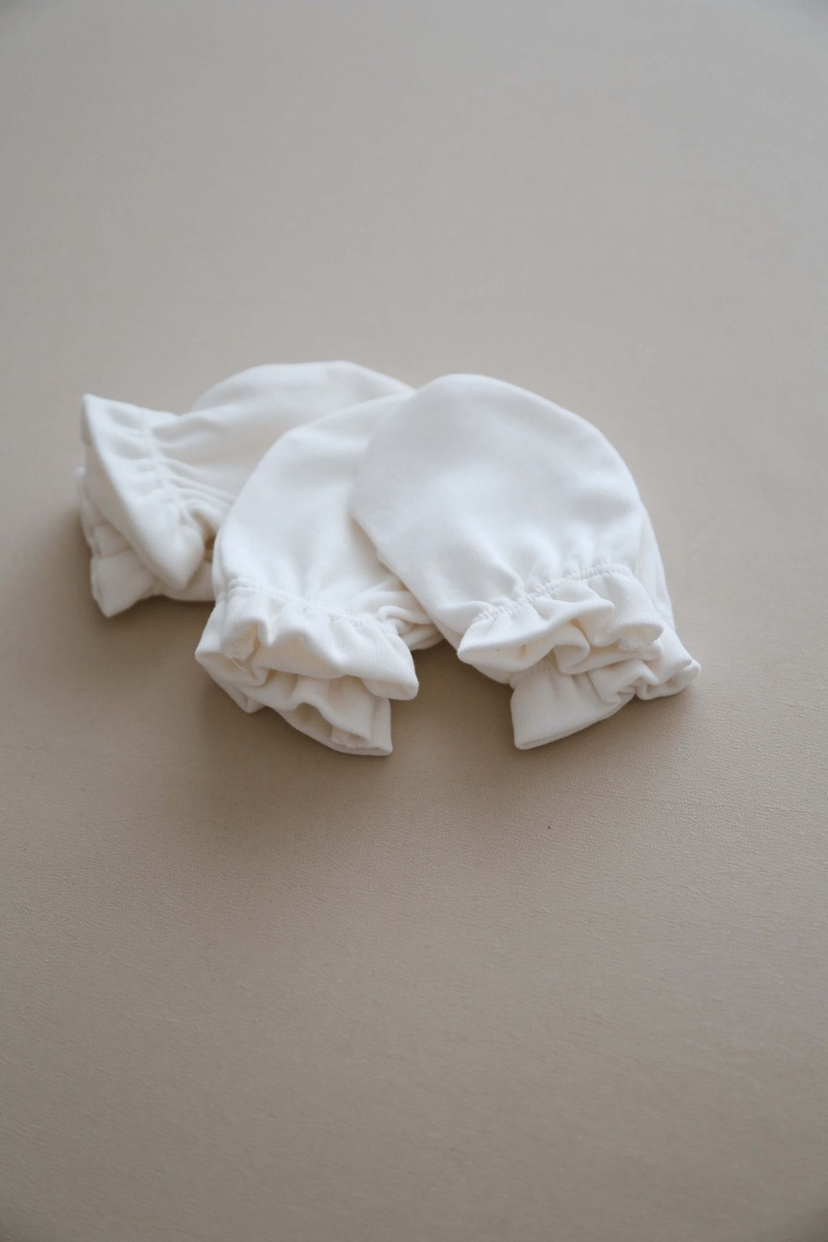 OhlalaKoala 3lü Beyaz Yenidoğan Eldiven Set Model 1 fotoğrafı 2 (önizleme)