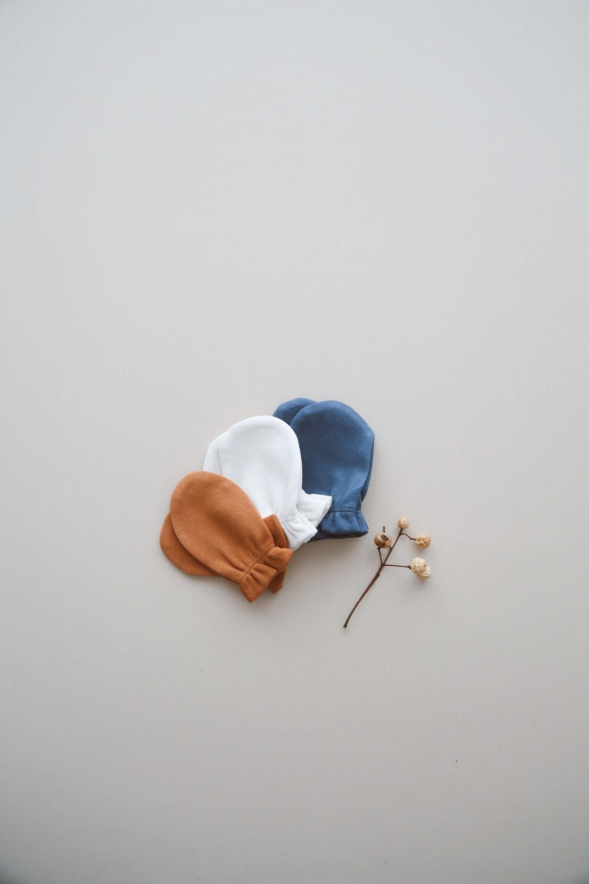 OhlalaKoala 3lü İndigo-Krem Tarçın Rengi Yenidoğan Eldiven Set Model 4 fotoğrafı 7 (önizleme)