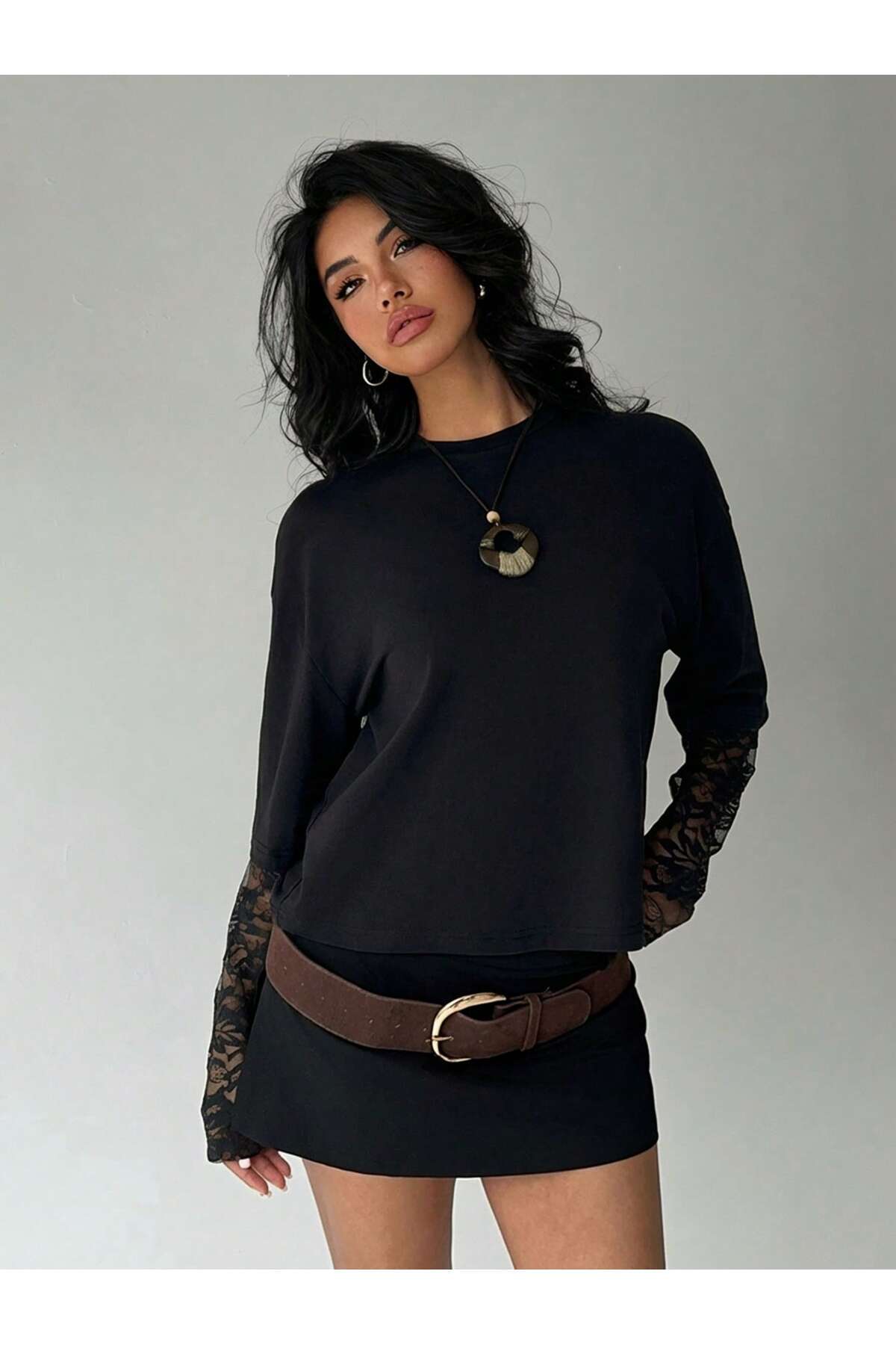 poswicon  siyah oversize tişört dantel kollu yuvarlak yaka üst - Görsel 6