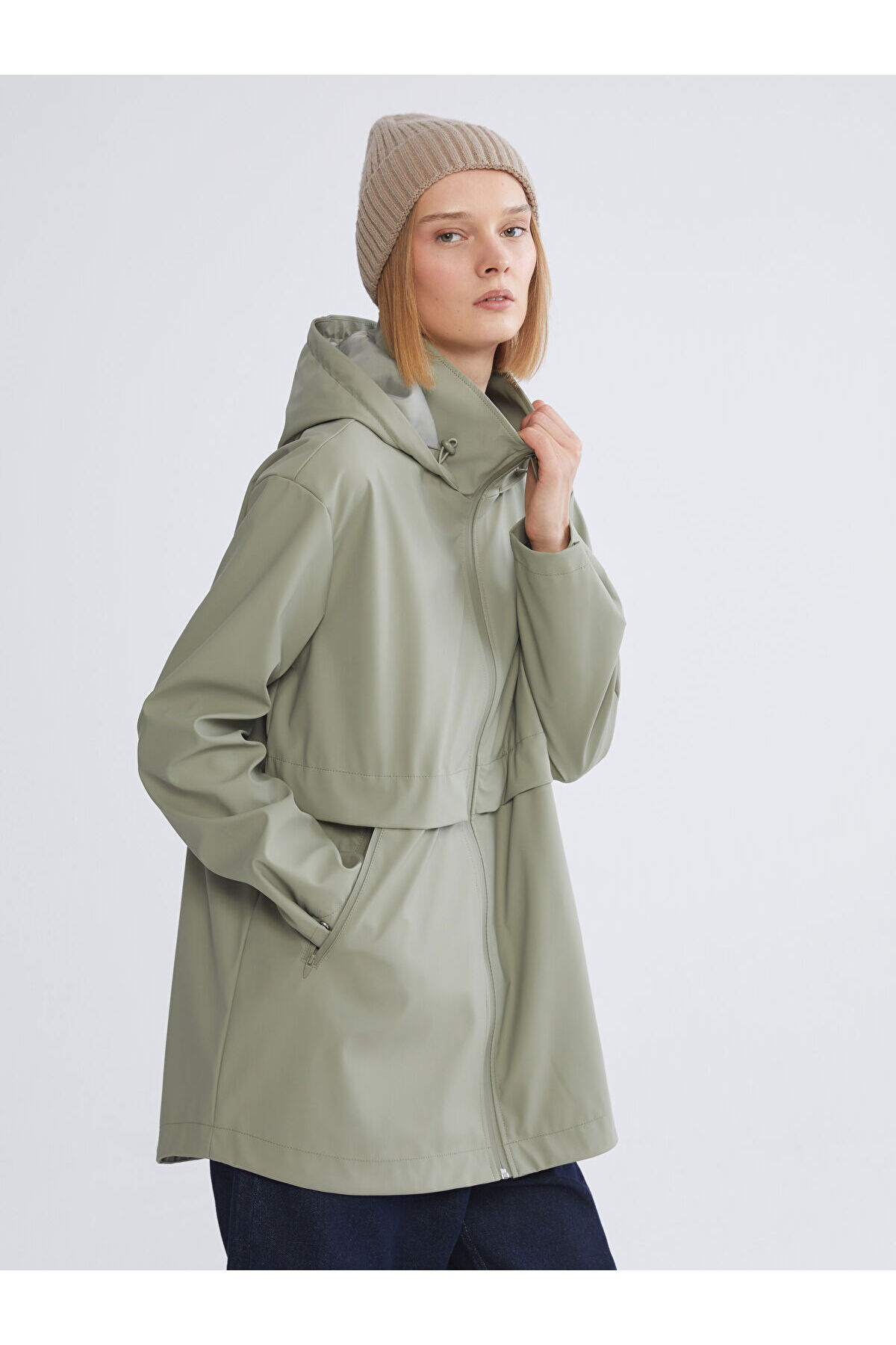 LC Waikiki Haki Kapüşonlu Oversize Kadın Yağmurluk (S6)