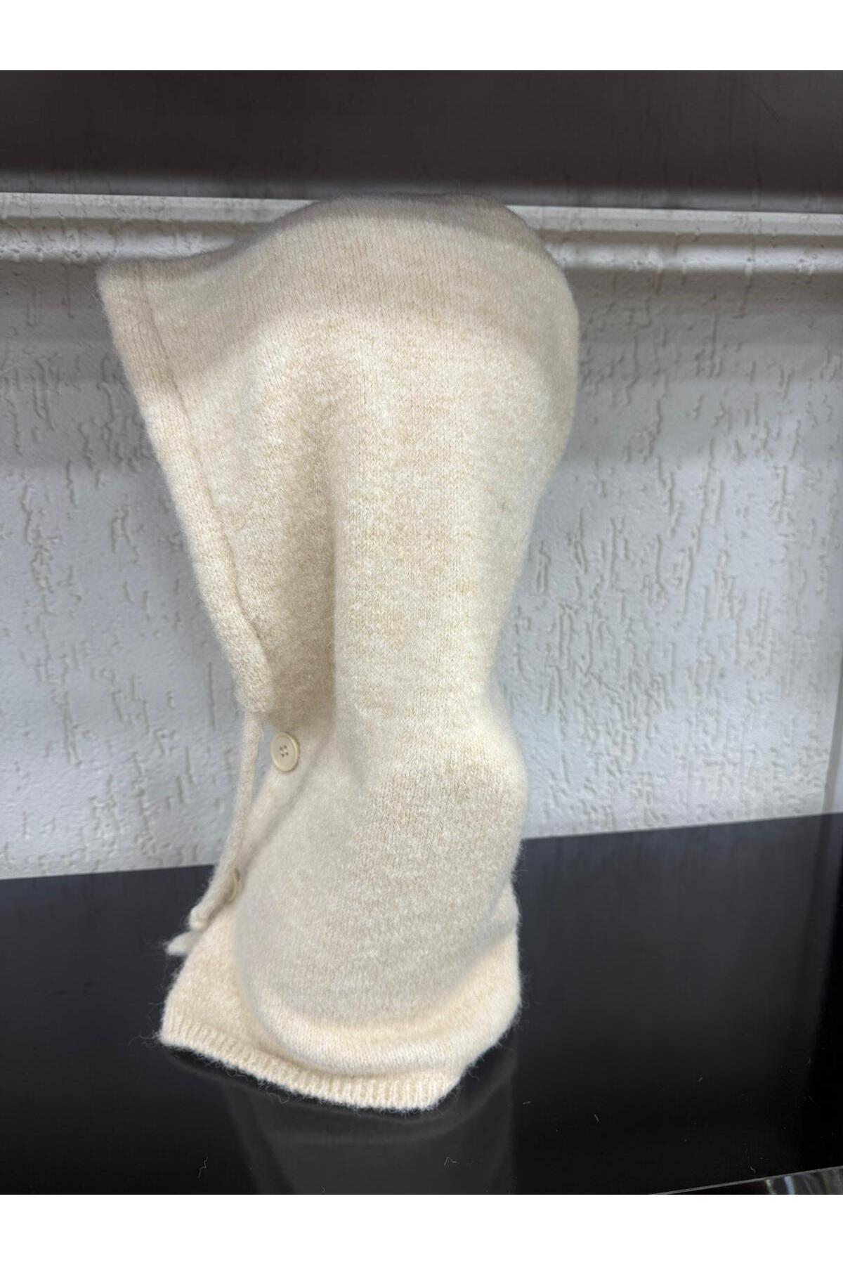 Axesoire  14800-1 Bej Boyundan Geçmeli Yumuşak Dokulu Düğmeli Bağcıklı Balaklava Model Triko Bere - Görsel 3