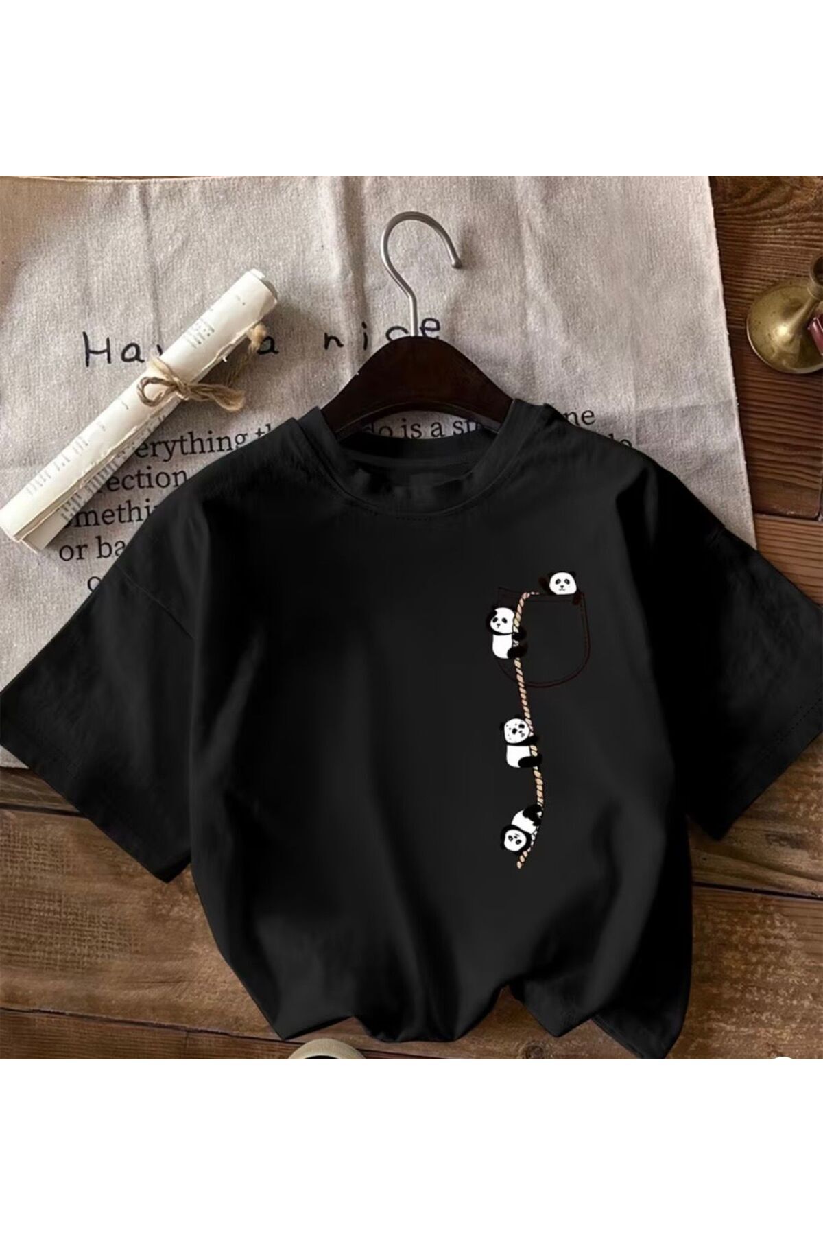 Pandas Print Detailed Basic T-Shirt